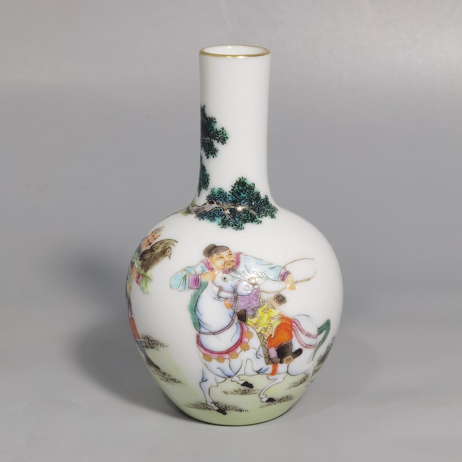 Qing Dynasty Yongzheng hand-held pastel hunting picture small celestial ball
