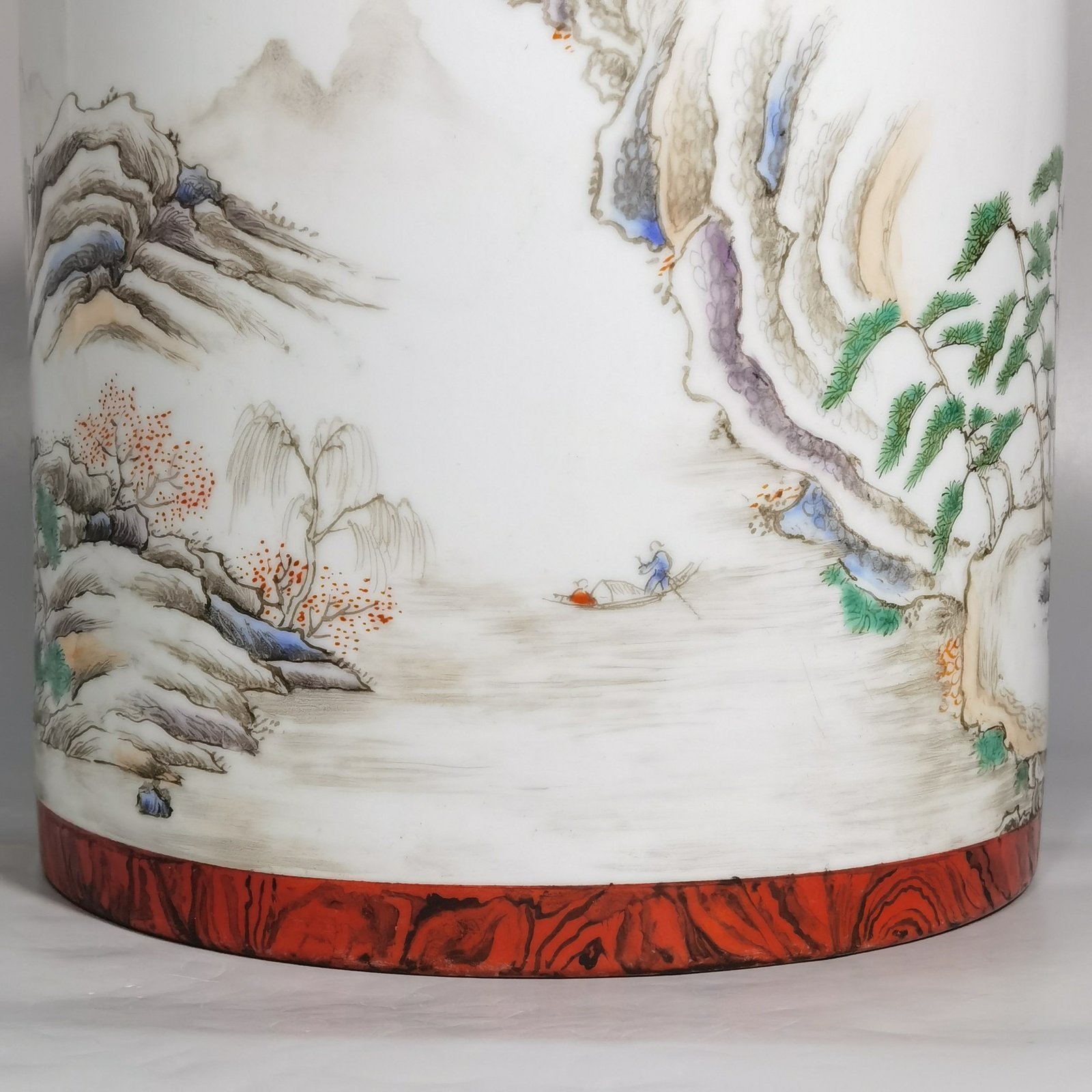Qing Dynasty Yongzheng wood grain glaze pastel landscape figure pen holder