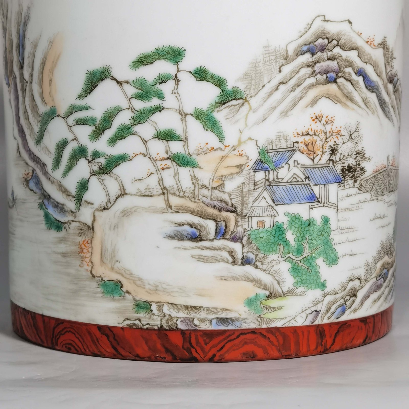 Qing Dynasty Yongzheng wood grain glaze pastel landscape figure pen holder
