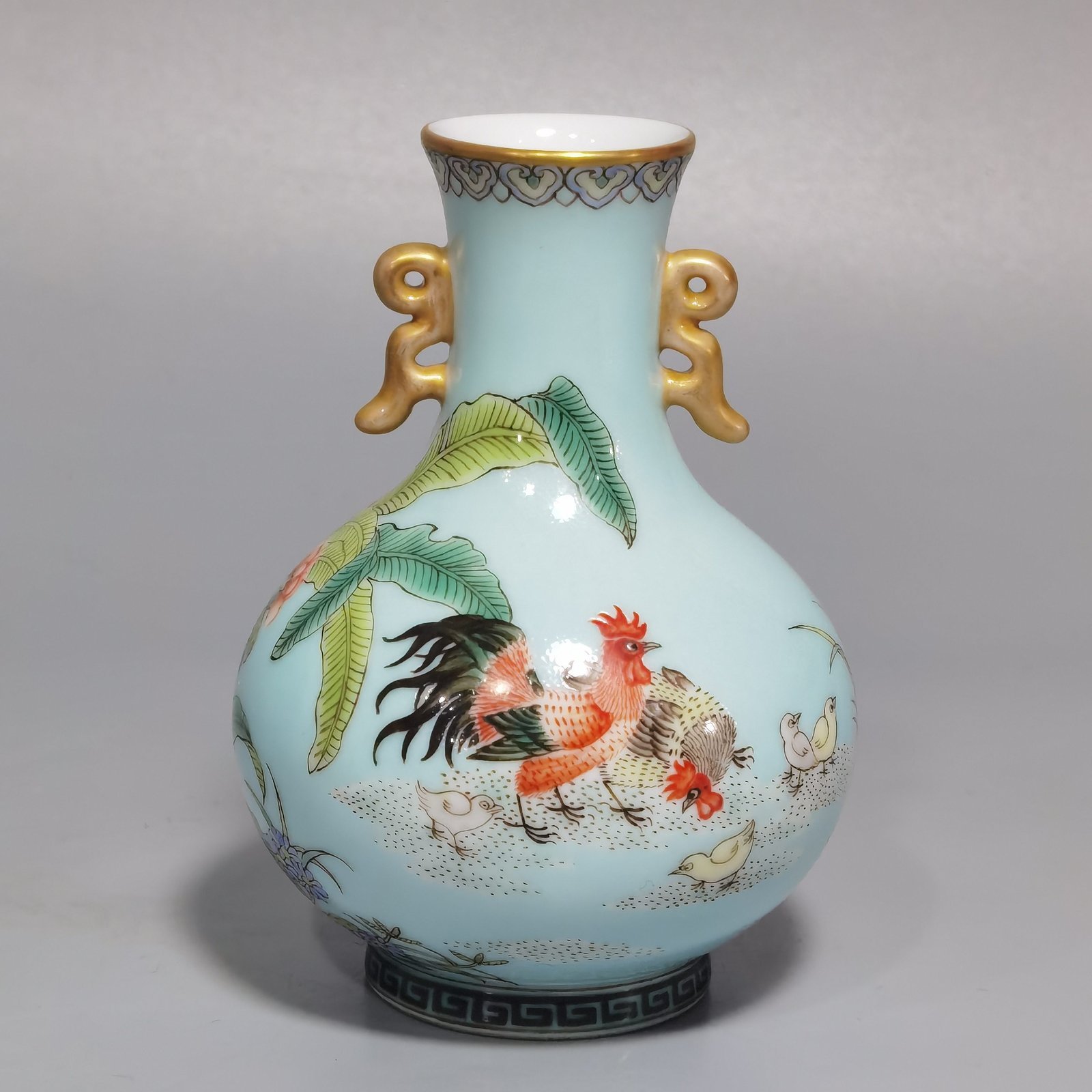 Qing Dynasty Yongzheng Yangcai Turquoise Green Rooster Amphora