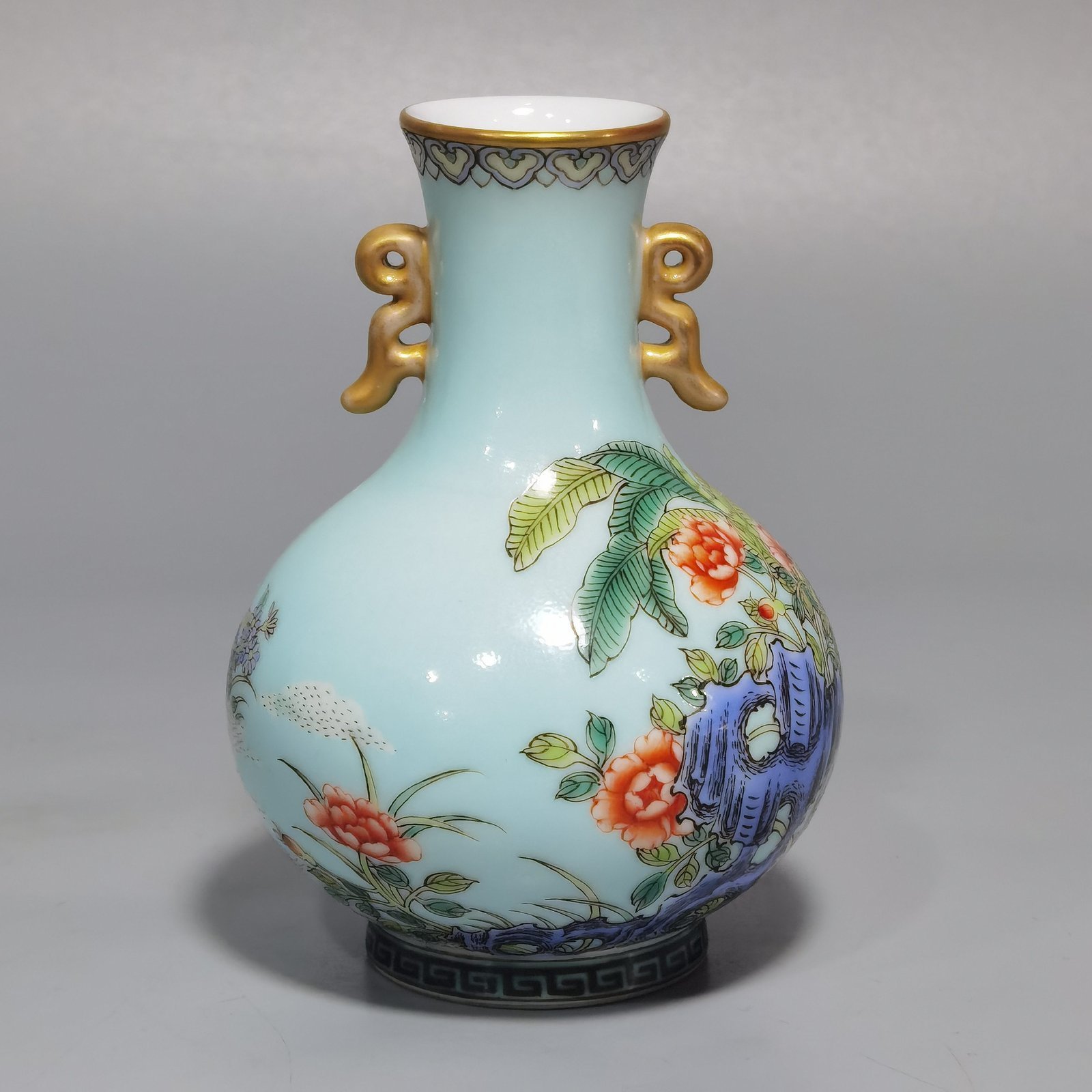 Qing Dynasty Yongzheng Yangcai Turquoise Green Rooster Amphora