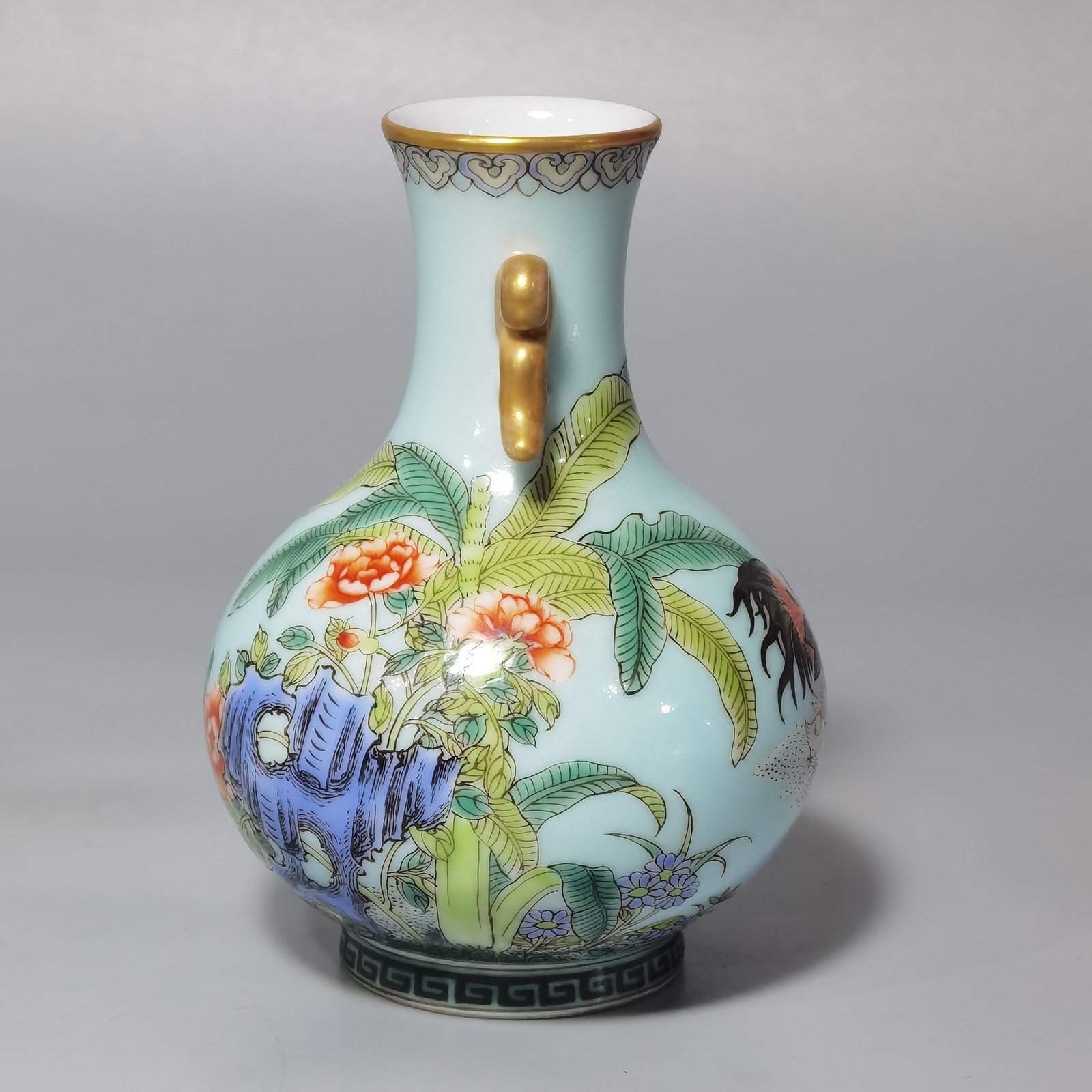 Qing Dynasty Yongzheng Yangcai Turquoise Green Rooster Amphora