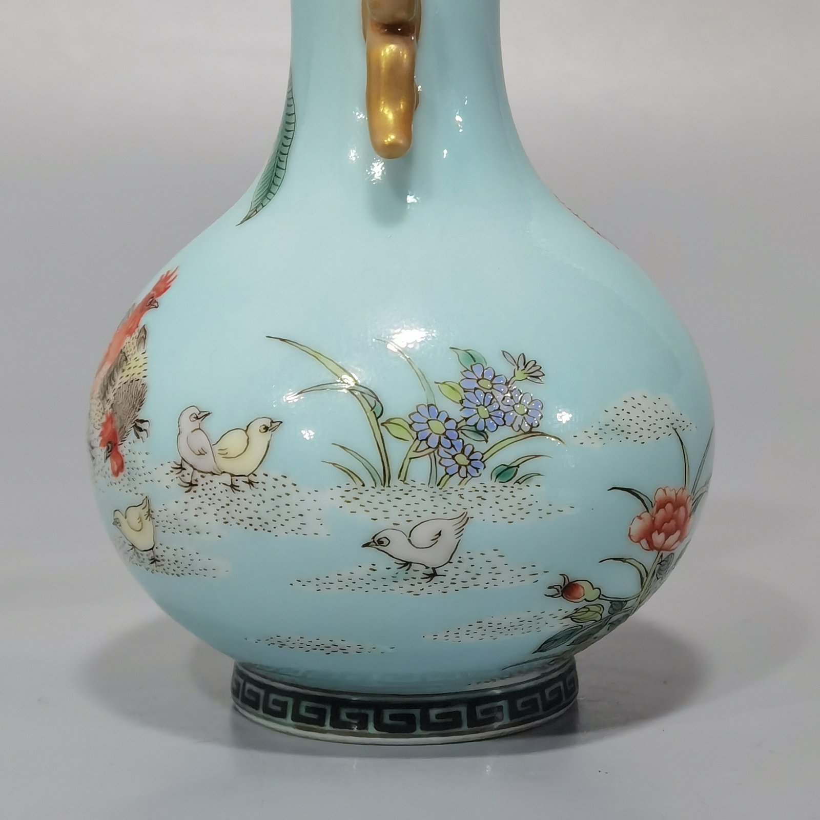 Qing Dynasty Yongzheng Yangcai Turquoise Green Rooster Amphora