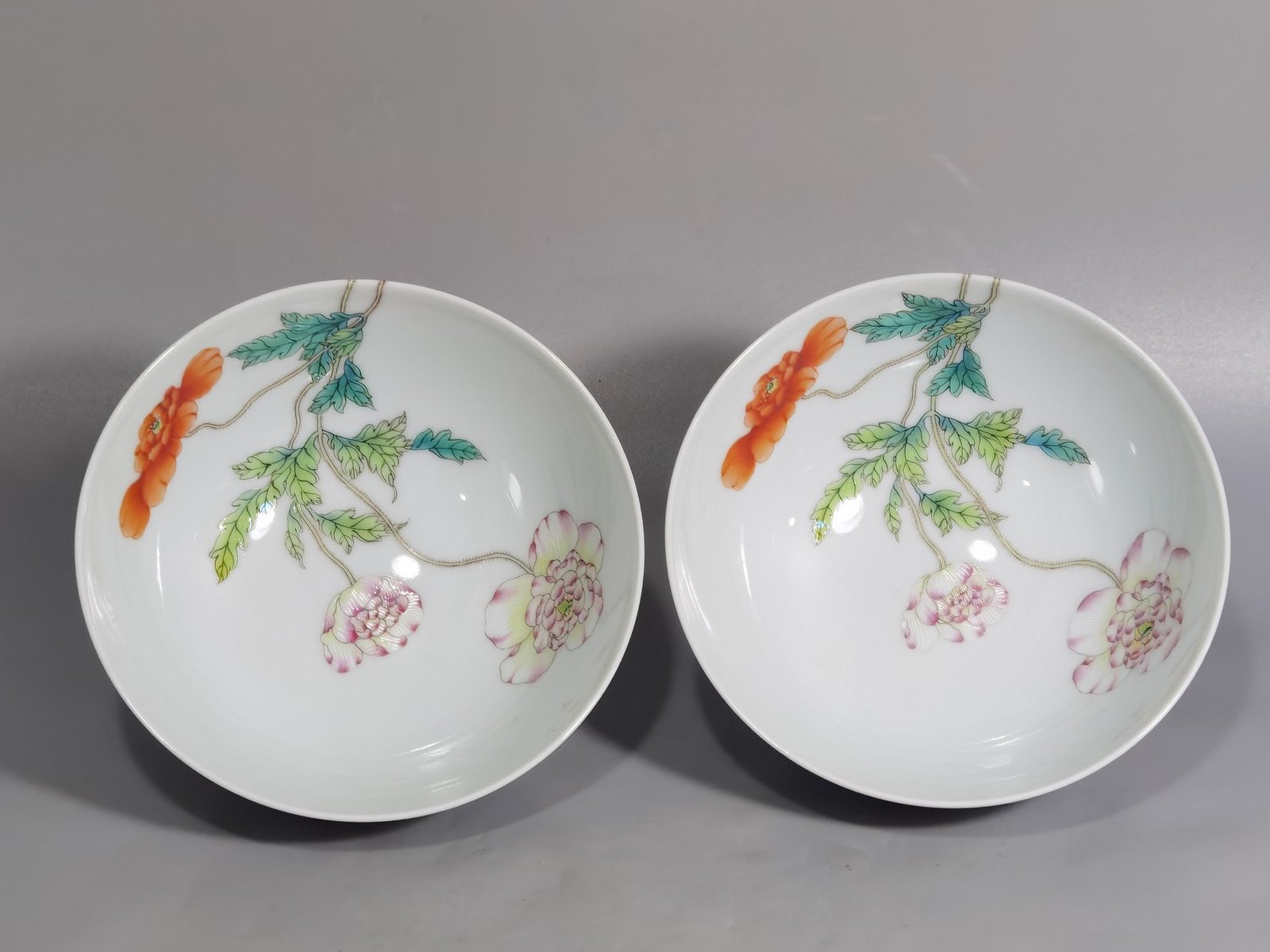 Qing Dynasty Yongzheng a pair of Yangcai poppy bowls