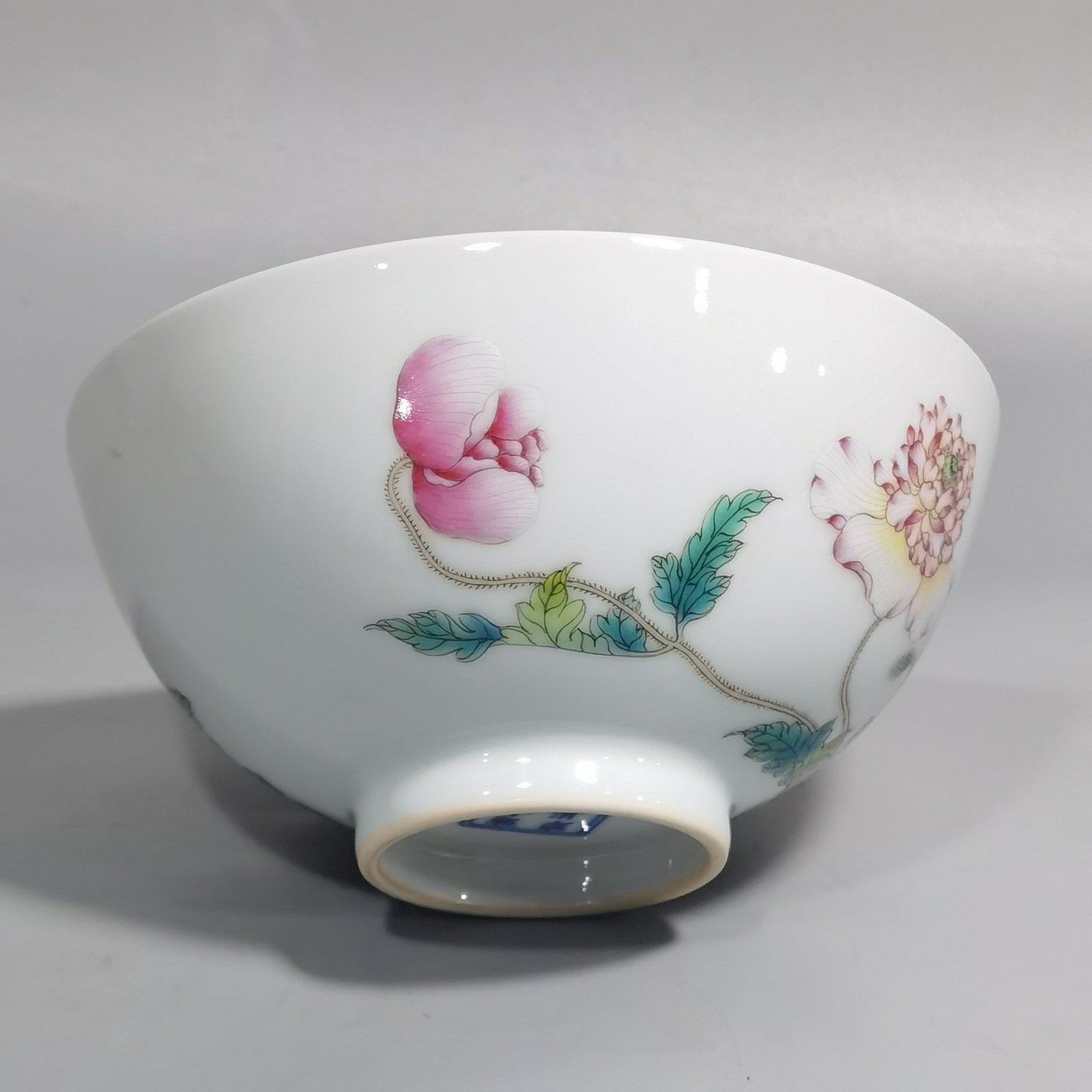 Qing Dynasty Yongzheng a pair of Yangcai poppy bowls
