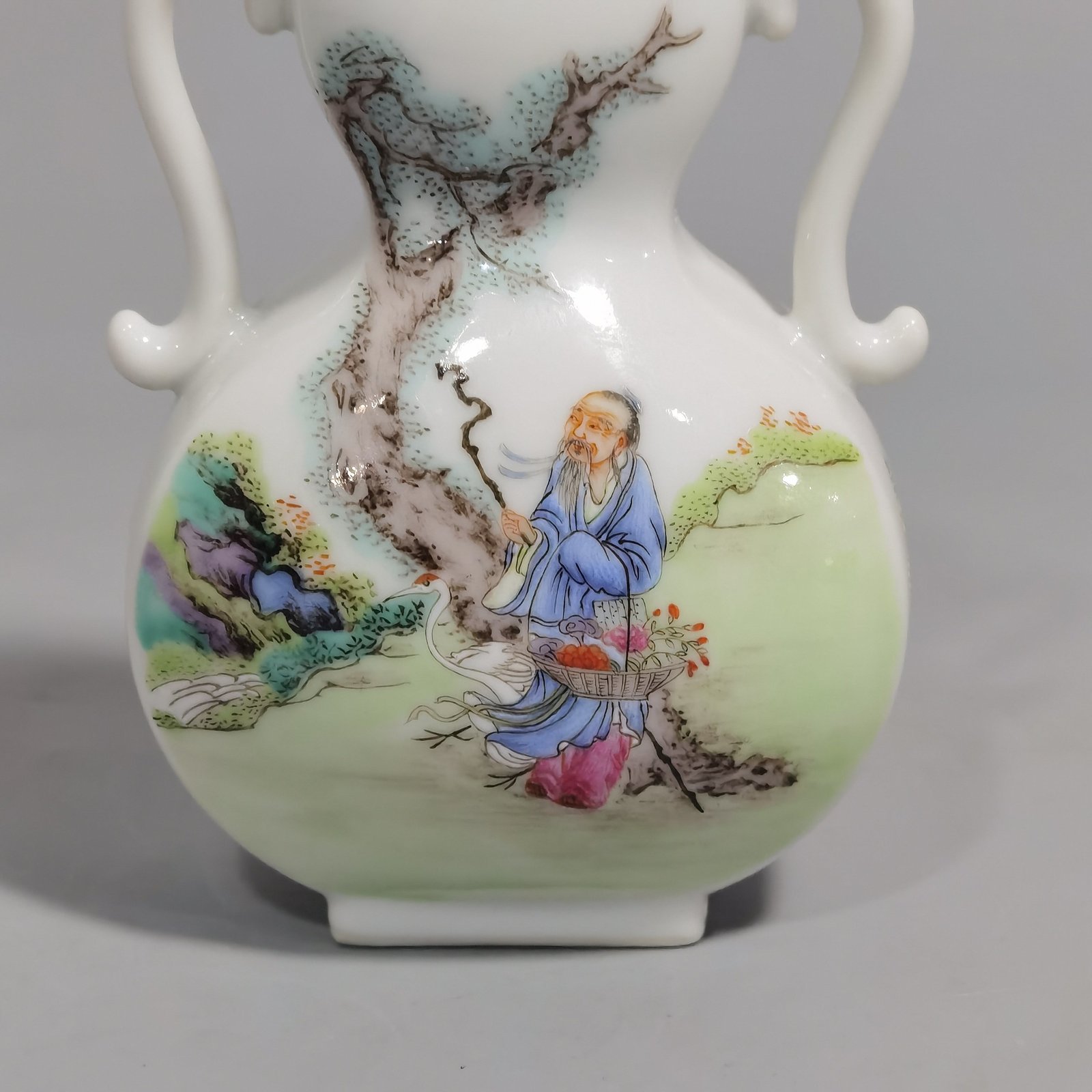 Qing Dynasty Yongzheng Chenghuai Garden pastel color character story illustration amphora