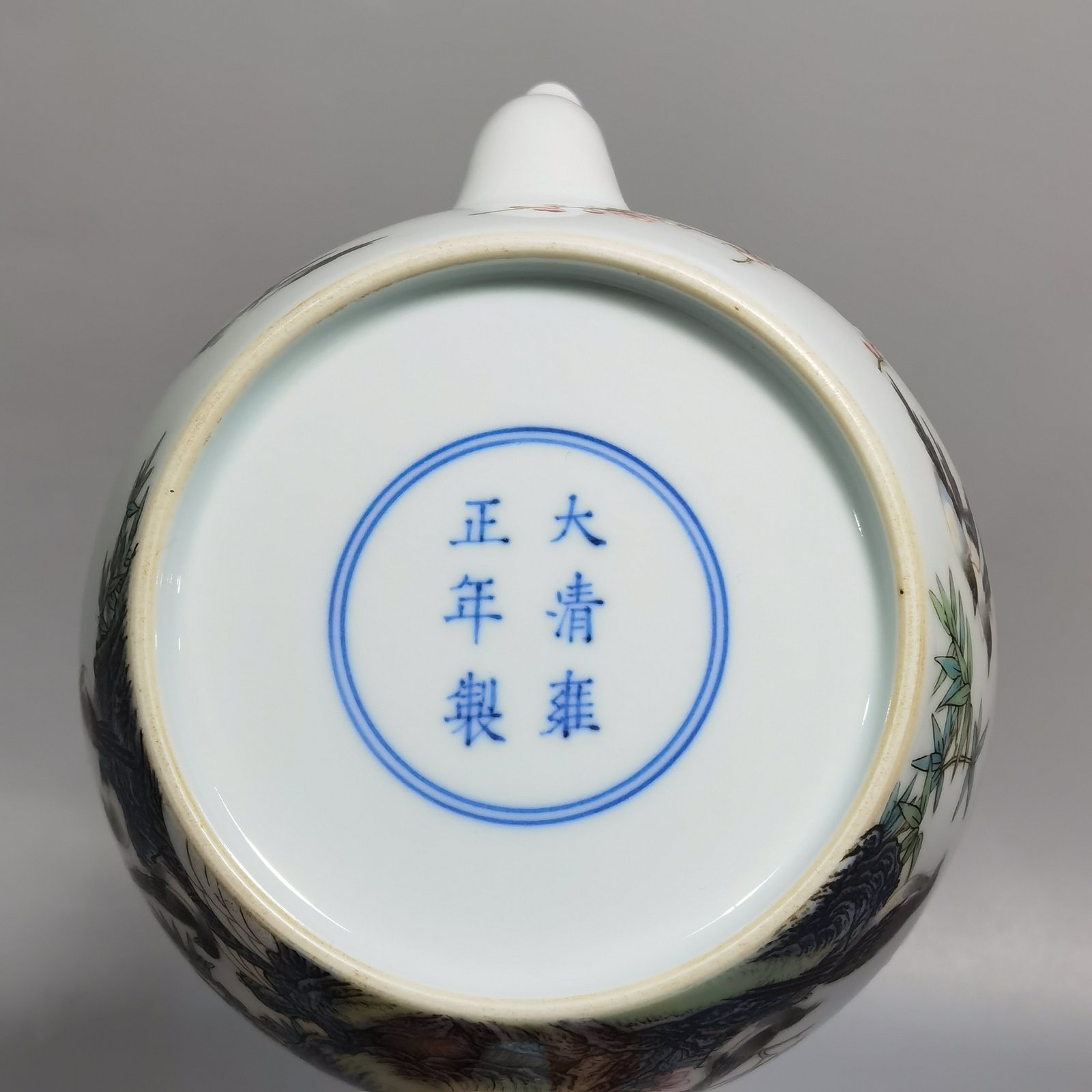 Qing Dynasty Yongzheng Enamel Twelve Magpies Climbing Plum Blossom Pattern Holding Pot
