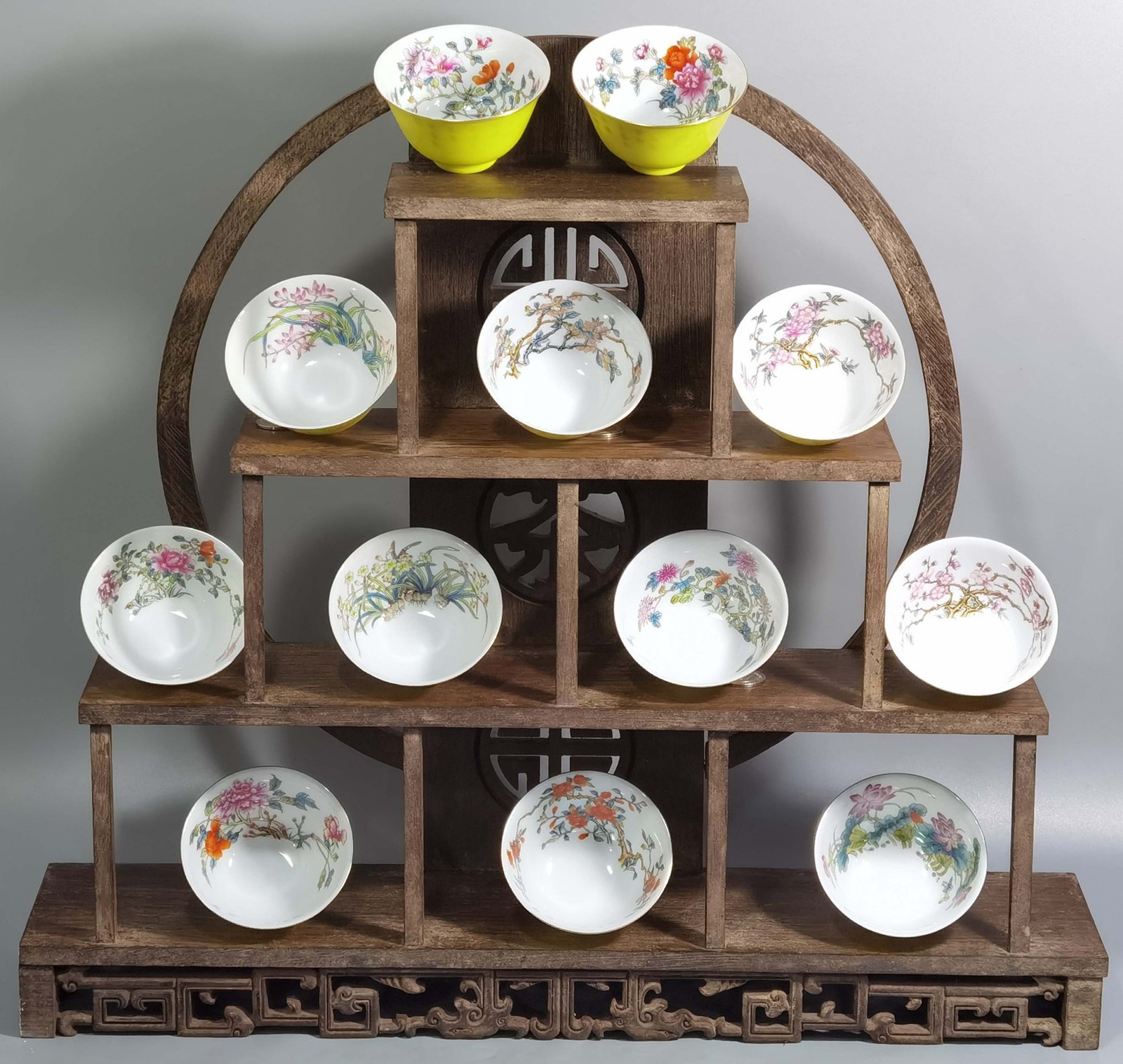 Qing Dynasty Yongzheng a set of enamel twelve flower gods with lemon yellow glaze flower gods cups