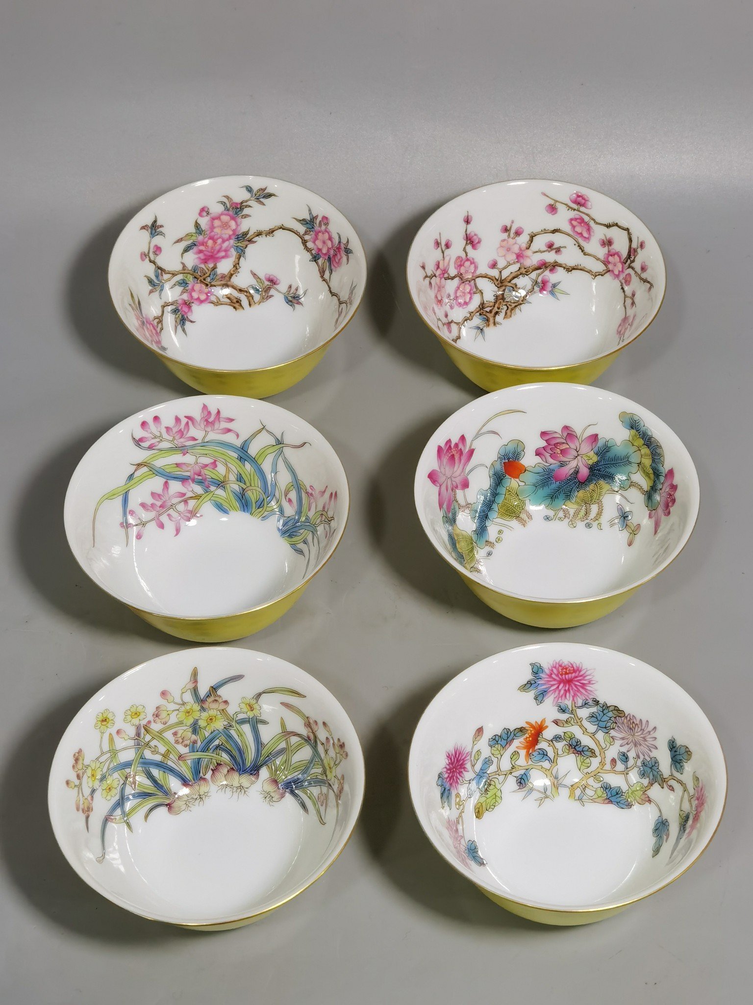 Qing Dynasty Yongzheng a set of enamel twelve flower gods with lemon yellow glaze flower gods cups