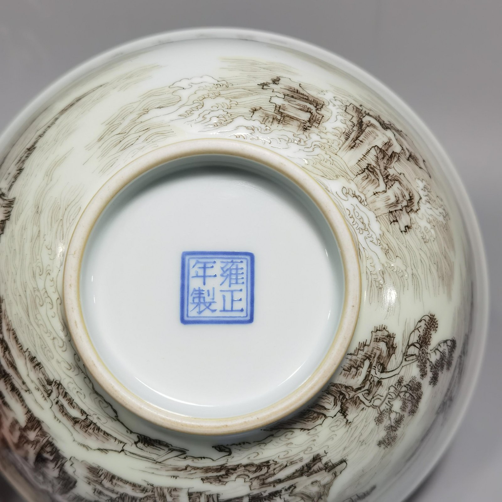 Qing Dynasty Yongzheng A pair of enamel and ink landscape and figure bowls