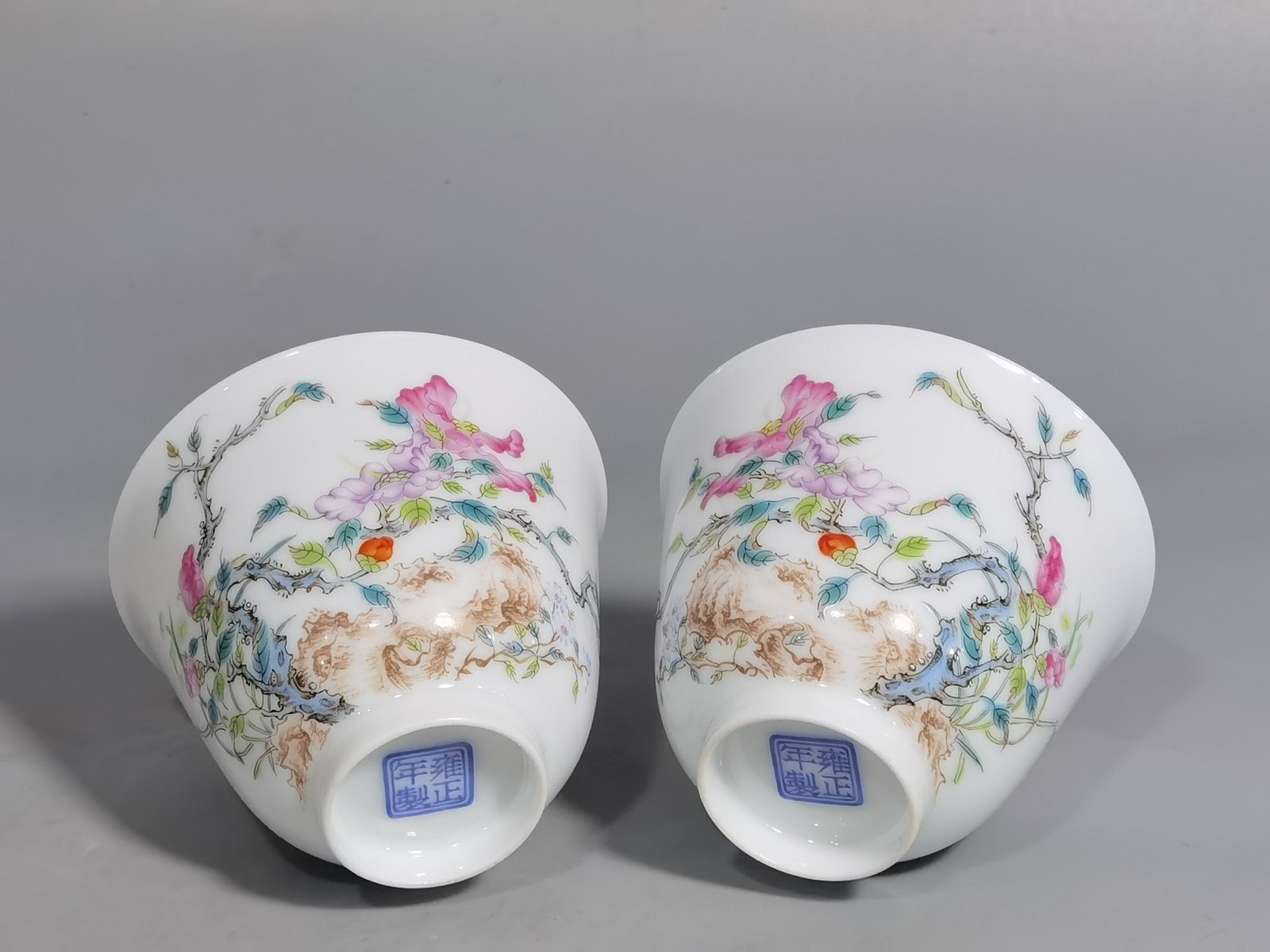 Qing Dynasty Yongzheng A pair of enamel camellia and flower cups