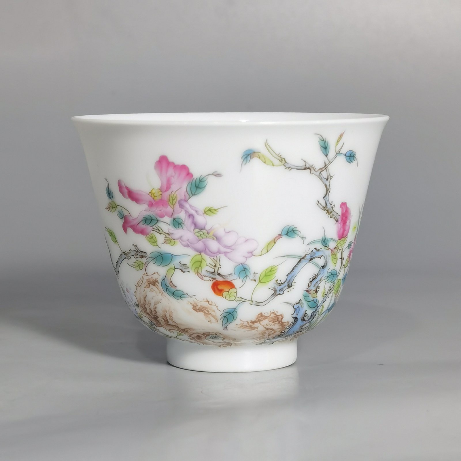 Qing Dynasty Yongzheng A pair of enamel camellia and flower cups