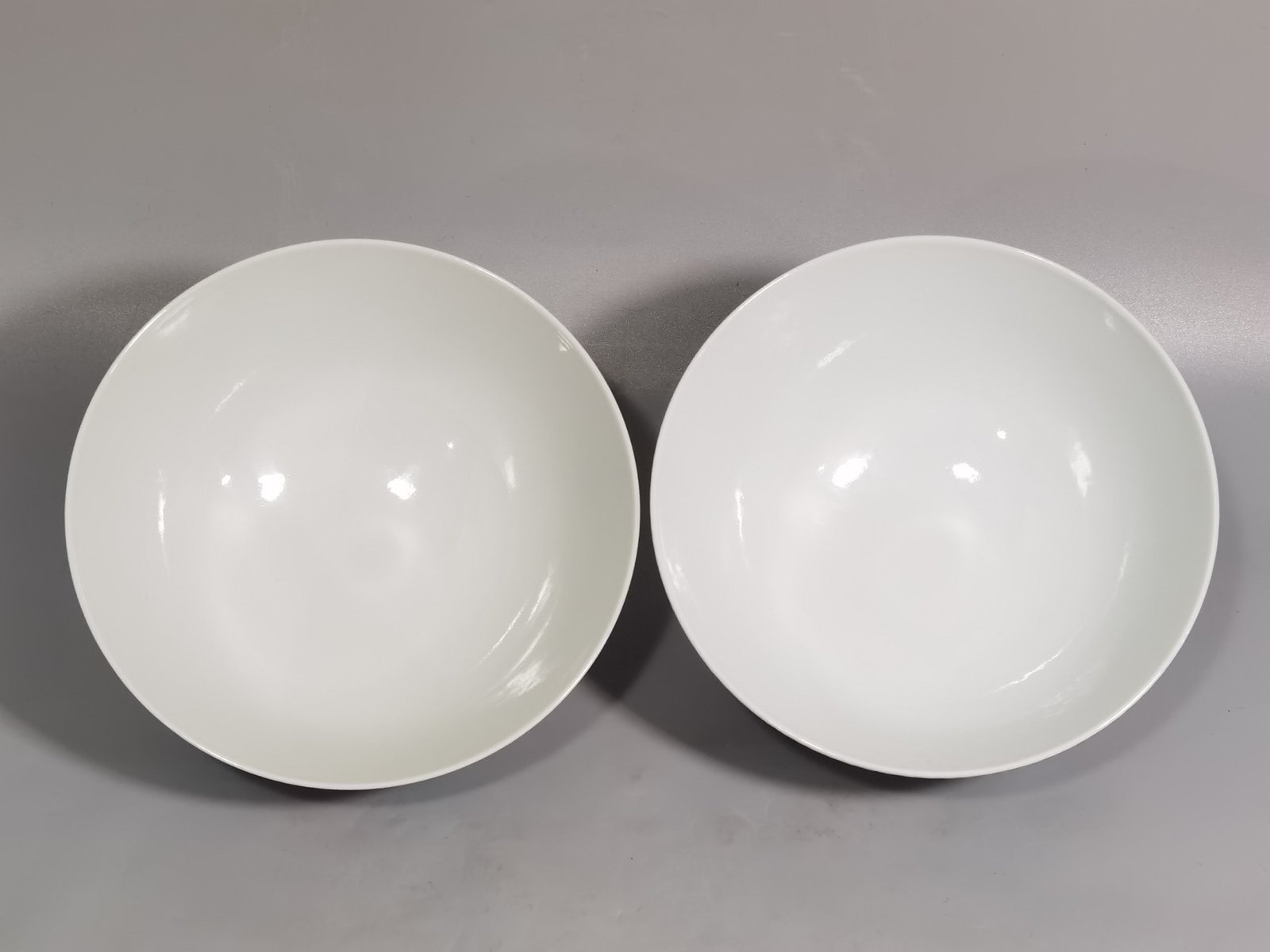 Qing Dynasty Yongzheng a pair of enamel window Western character bowls