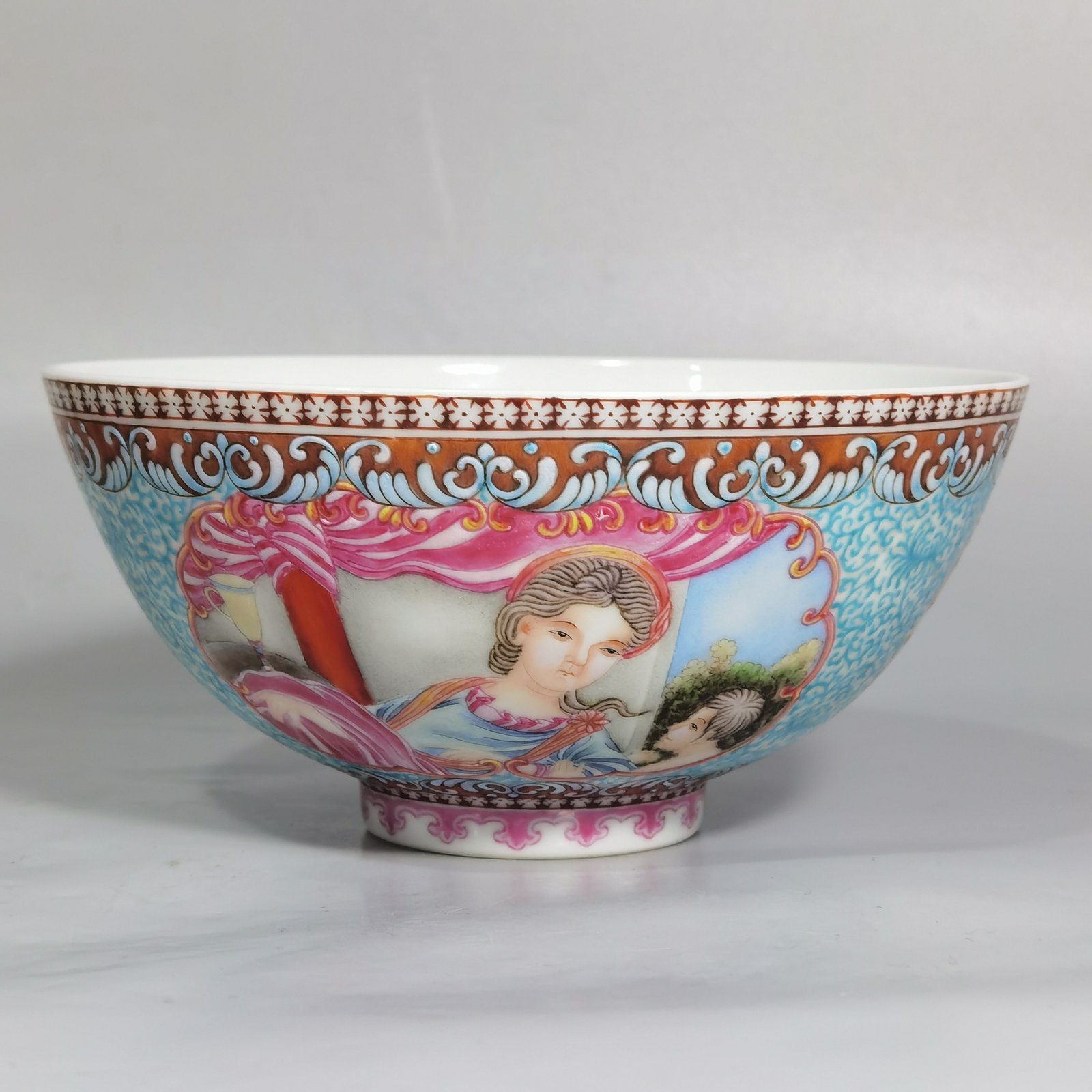 Qing Dynasty Yongzheng a pair of enamel window Western character bowls