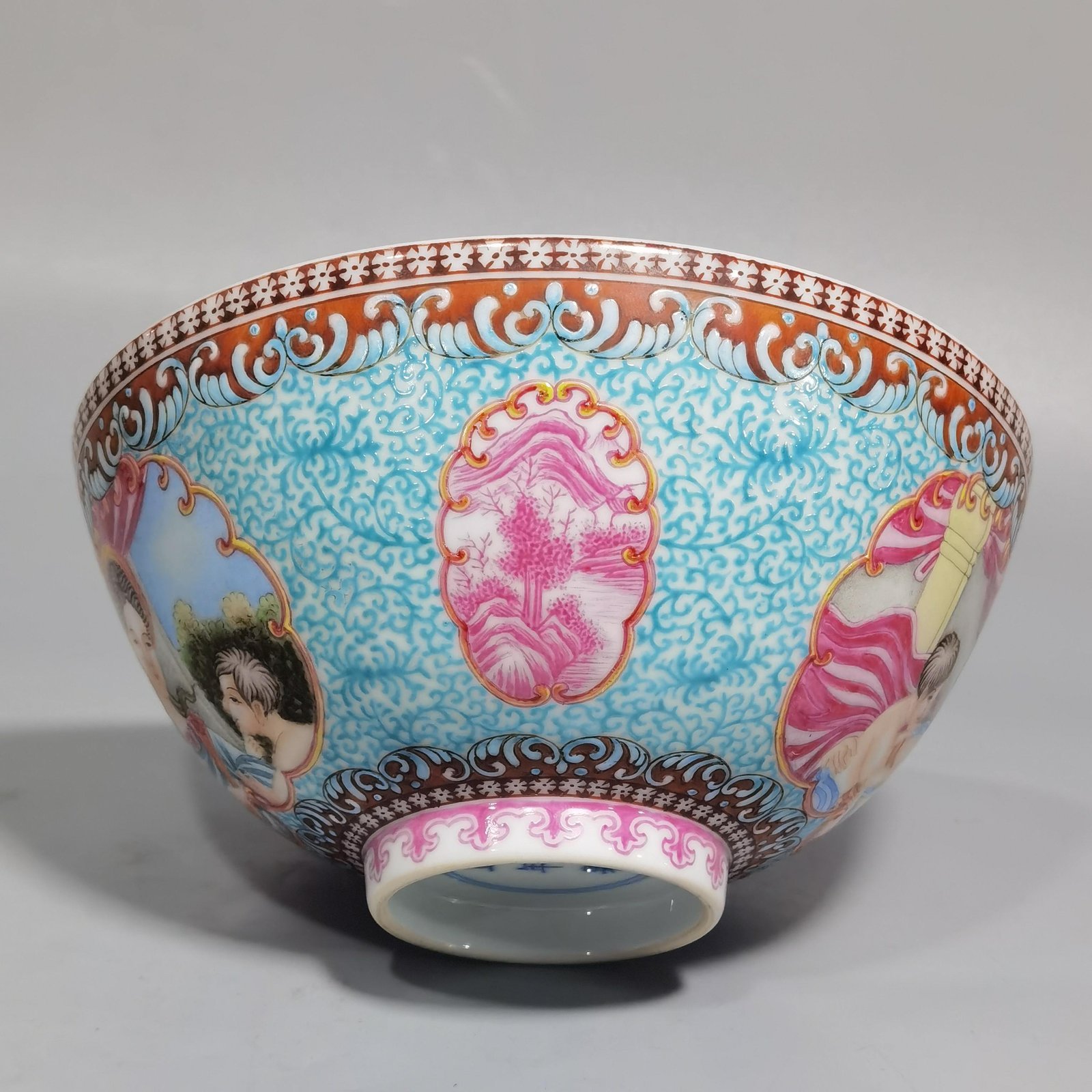 Qing Dynasty Yongzheng a pair of enamel window Western character bowls