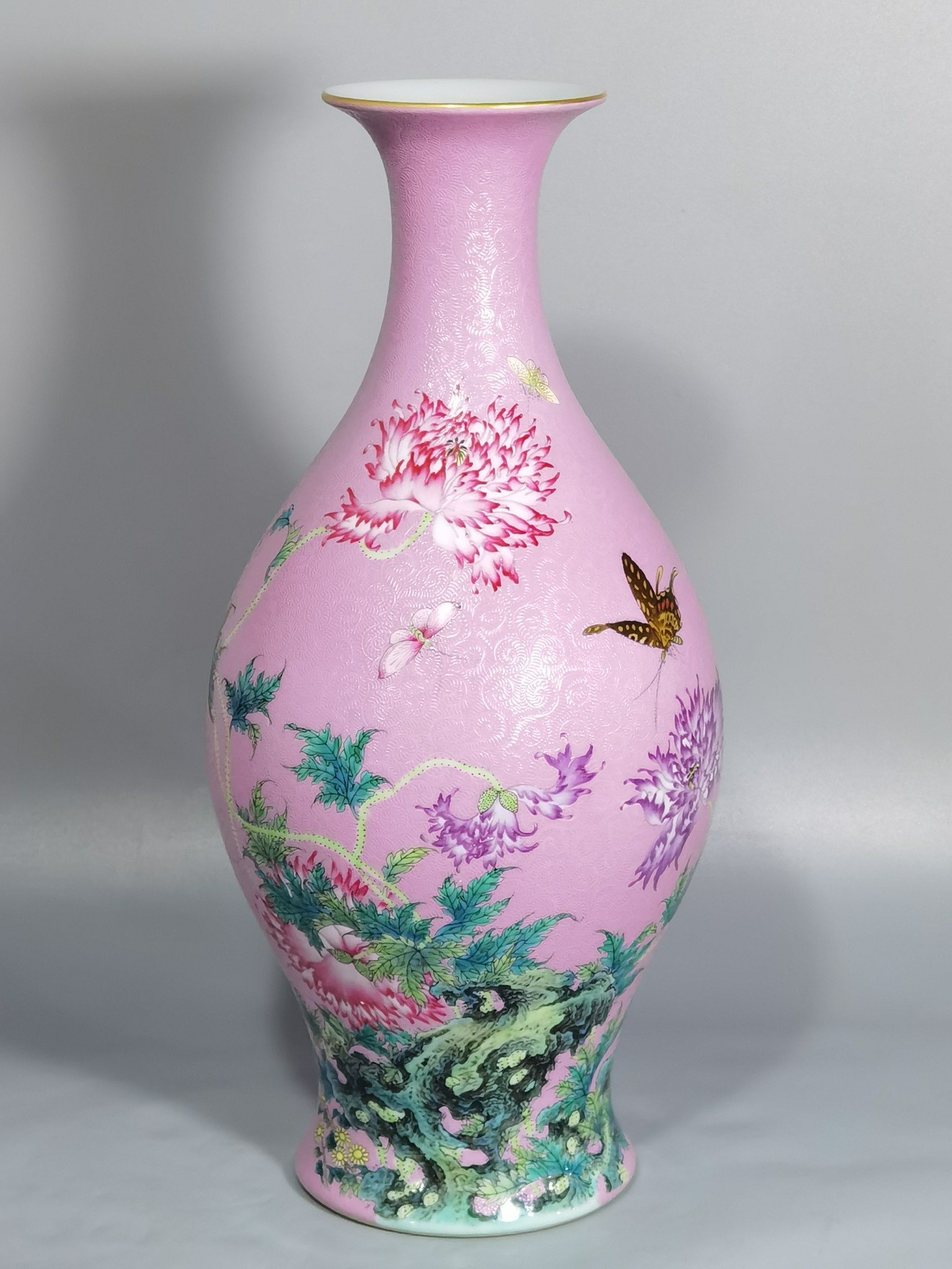 Qing Dynasty Yongzheng a pair of enamel poppy olive bottles