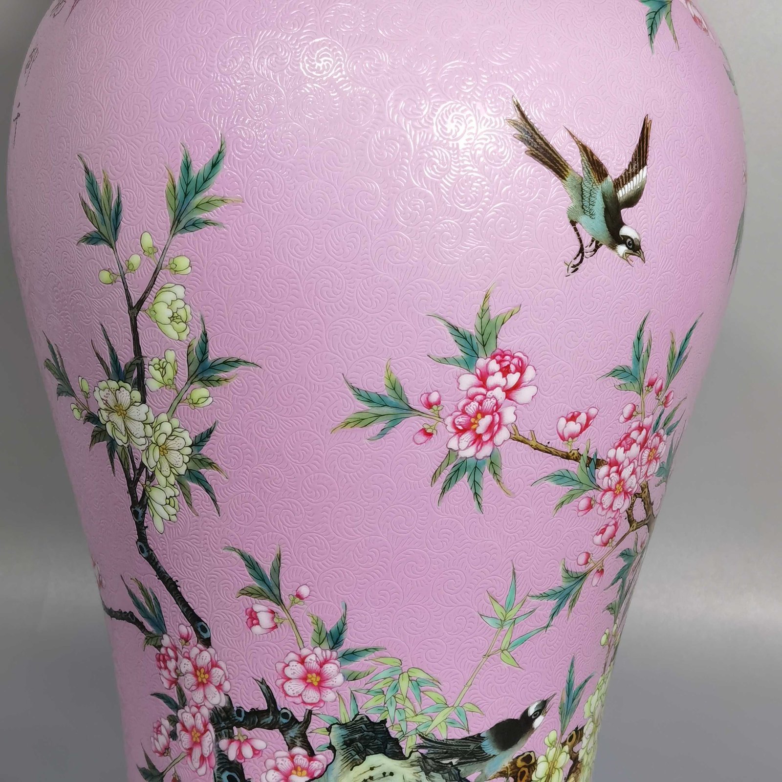 Qing Dynasty Yongzheng A pair of enamel peach blossom magpie and plum vases