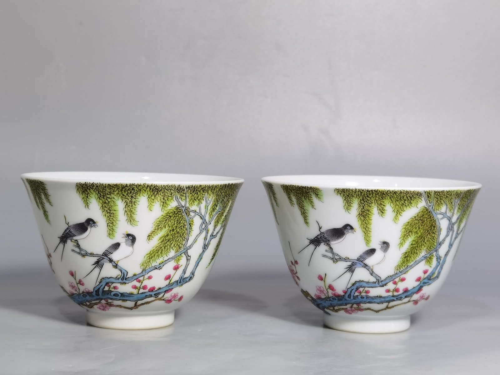 Qing Dynasty Yongzheng A pair of enamel colored willow and swallow cups