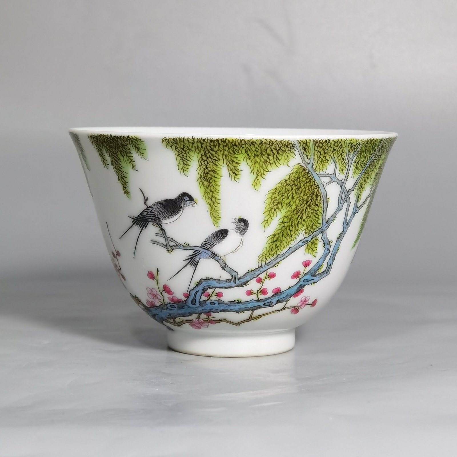 Qing Dynasty Yongzheng A pair of enamel colored willow and swallow cups
