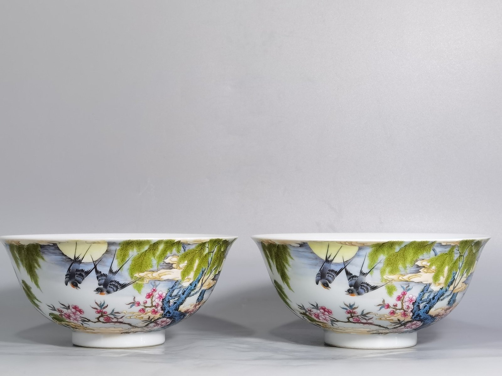 Qing Dynasty Yongzheng enamel bowl with willow and swallow pattern