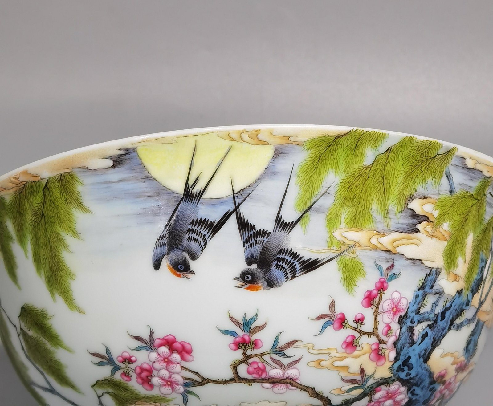 Qing Dynasty Yongzheng enamel bowl with willow and swallow pattern