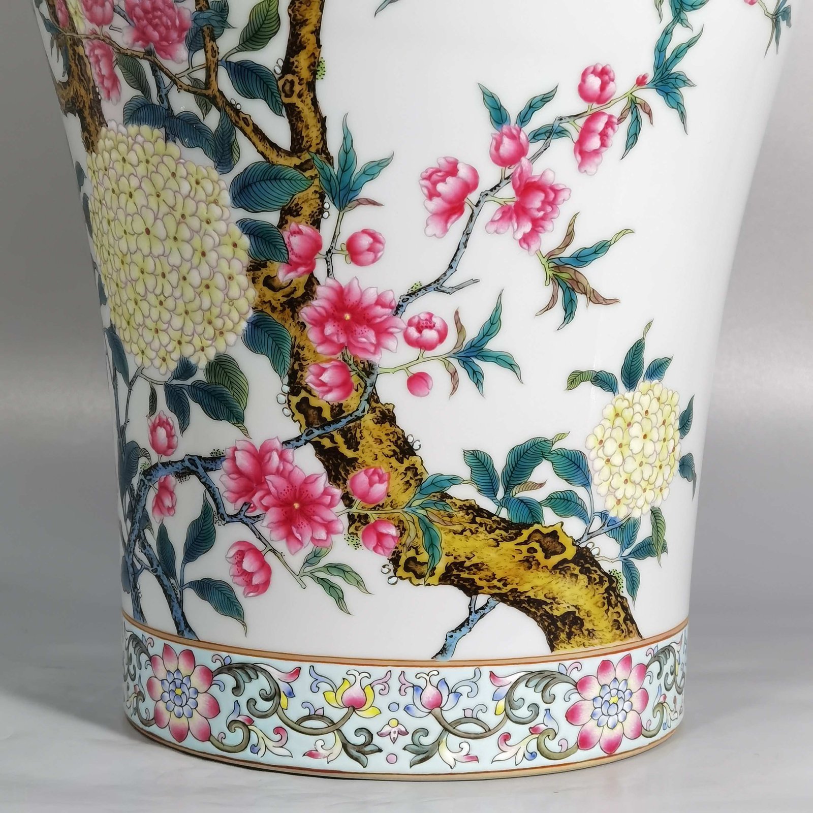 Qing Dynasty Yongzheng enamel plum vase with peach blossoms and magpie poems