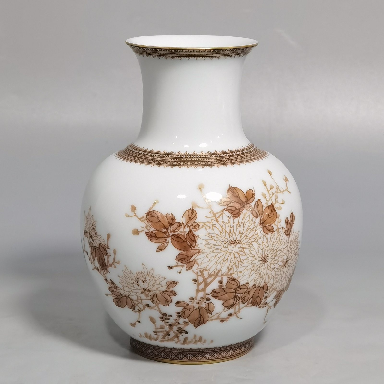 Qing Dynasty Yongzheng A set of enamel plum orchid bamboo and chrysanthemum vases