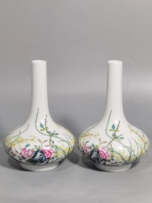 Qing Dynasty Yongzheng enamel vase with Ganoderma lucidum and narcissus flower pattern