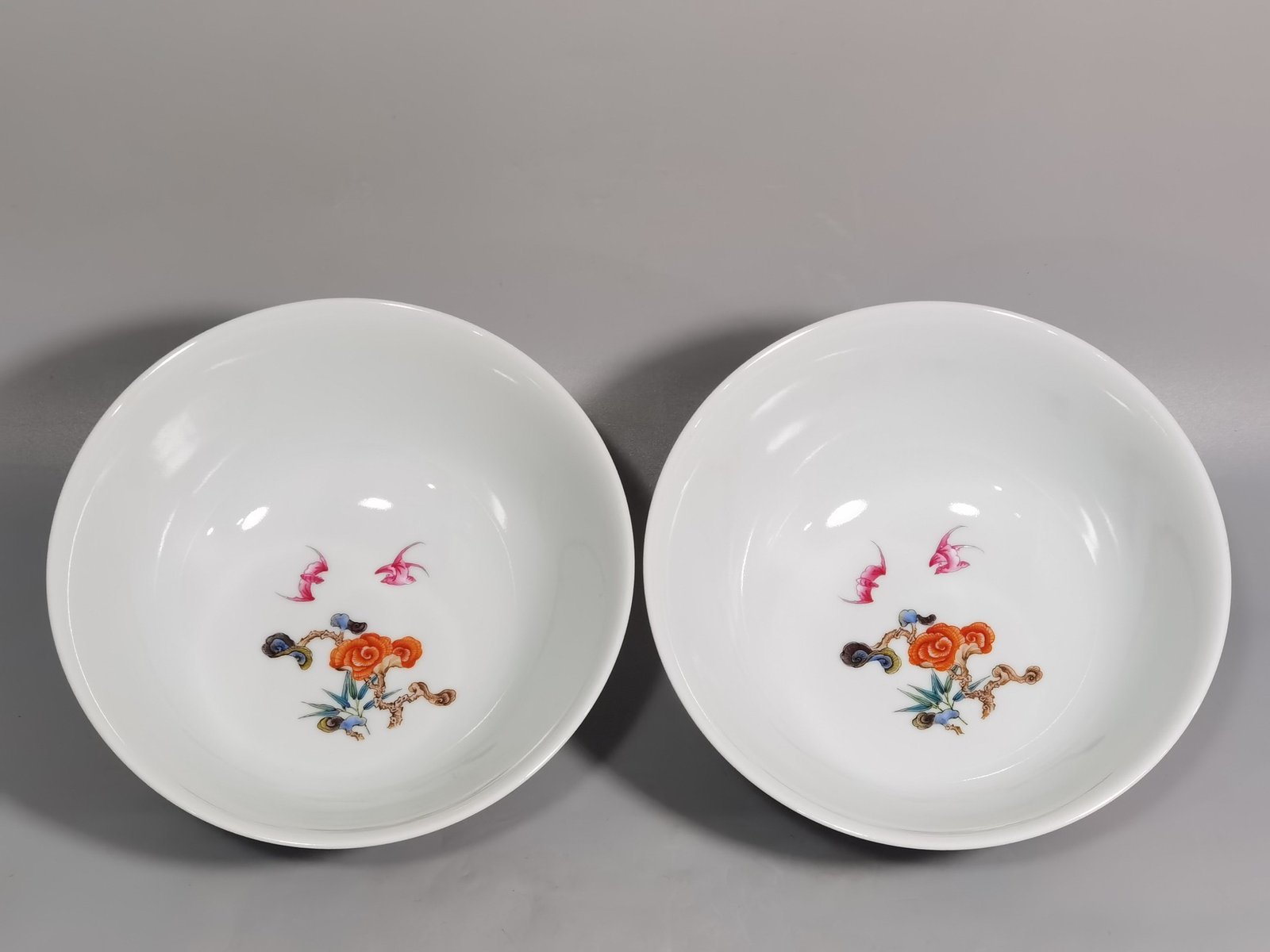 Qing Dynasty Yongzheng Enamel Ganoderma Lucidum Longevity Pattern Bowl