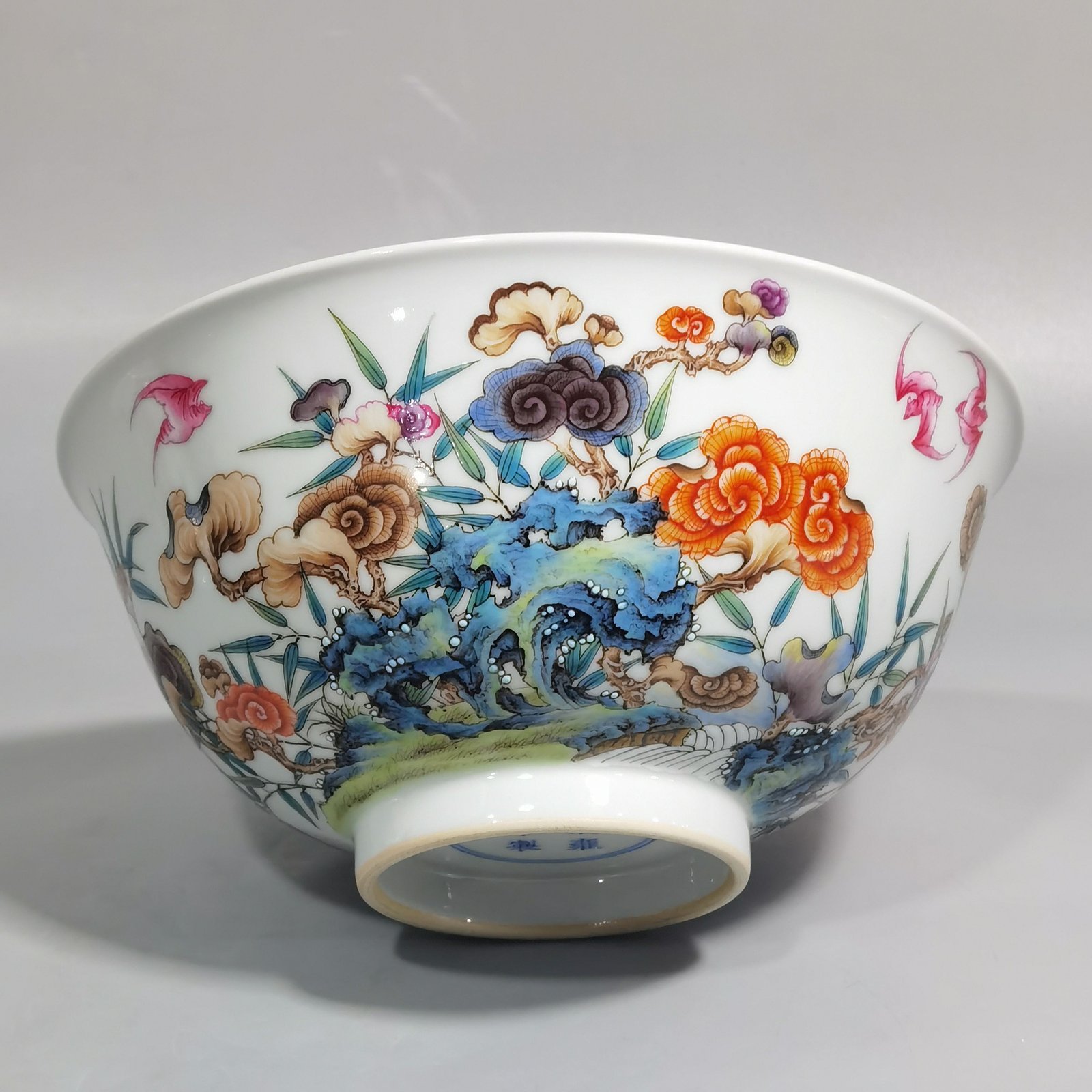 Qing Dynasty Yongzheng Enamel Ganoderma Lucidum Longevity Pattern Bowl