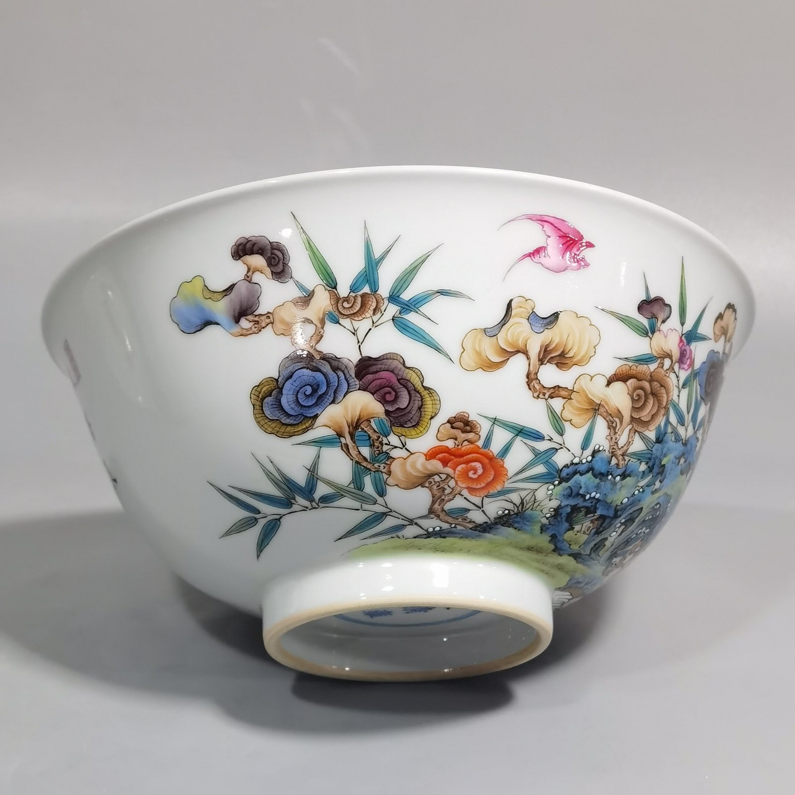 Qing Dynasty Yongzheng Enamel Ganoderma Lucidum Longevity Pattern Bowl