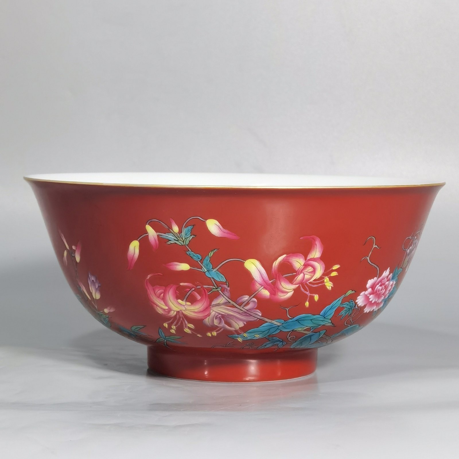 Qing Dynasty Yongzheng Enamel Coral Red Ground Flower Bowl