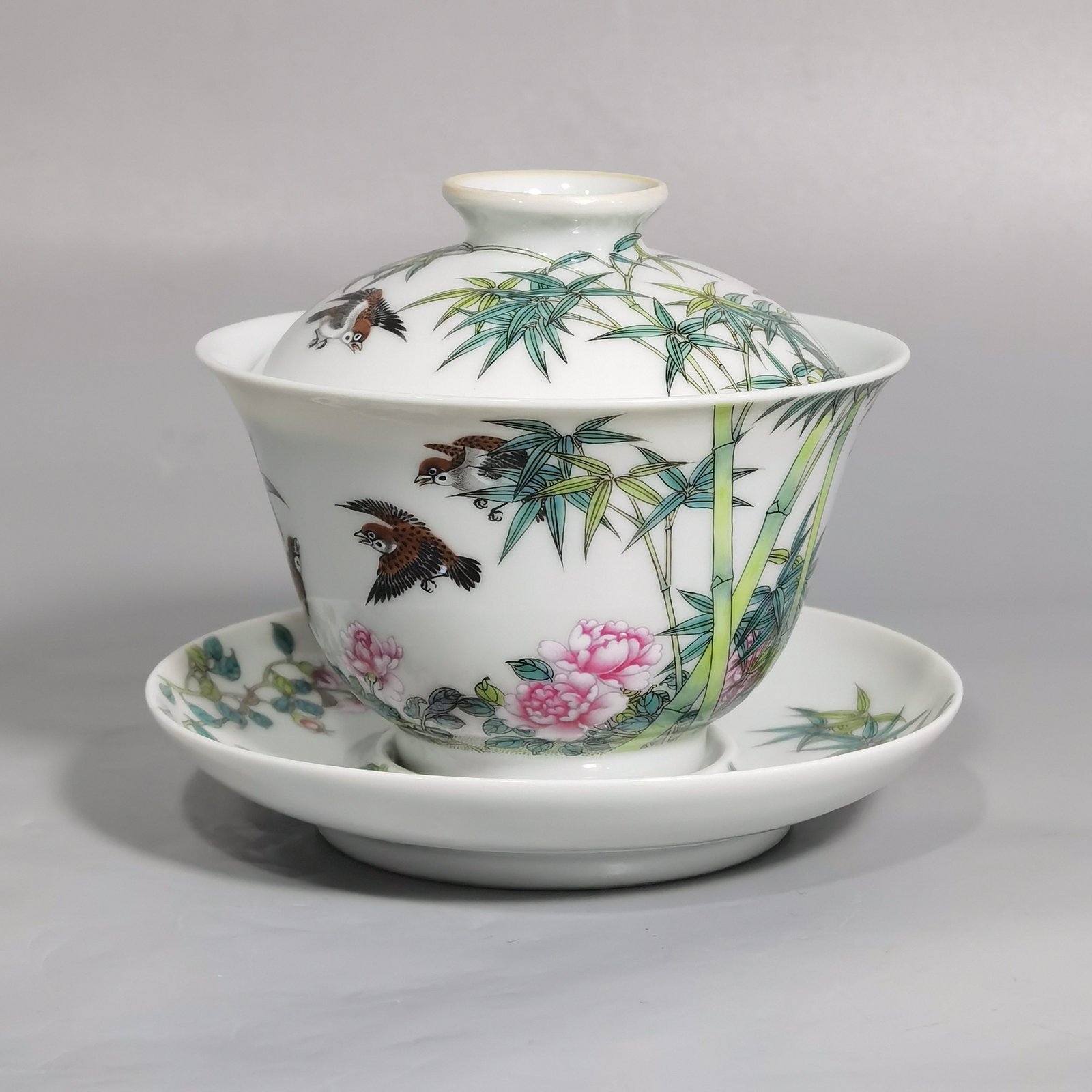 Qing Dynasty Yongzheng a pair of enamel bowls with bamboo sparrow pattern