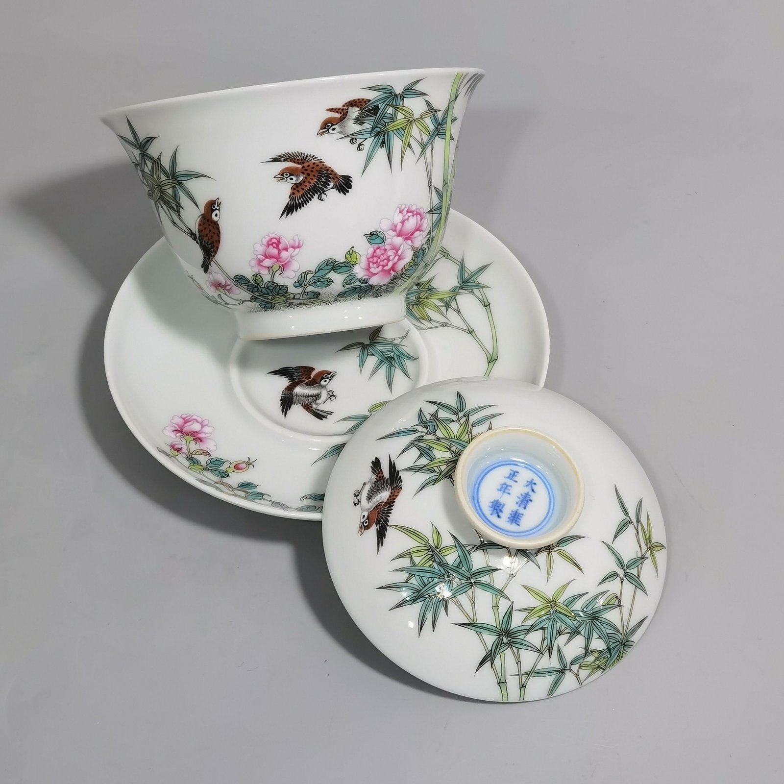 Qing Dynasty Yongzheng a pair of enamel bowls with bamboo sparrow pattern