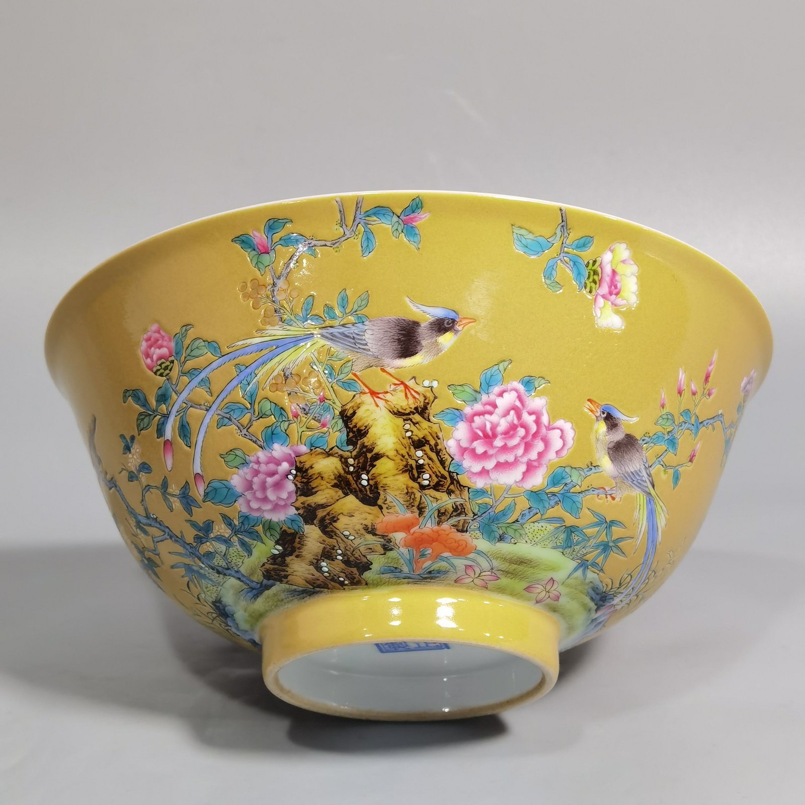 Qing Dynasty Yongzheng enamel beige glaze ribbon bird peony and flower bowl