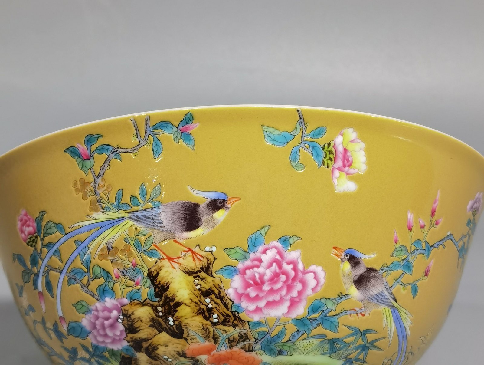 Qing Dynasty Yongzheng enamel beige glaze ribbon bird peony and flower bowl