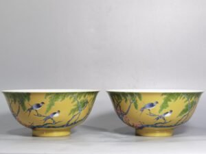Qing Dynasty Yongzheng Enamel beige glazed Liuyan bowl