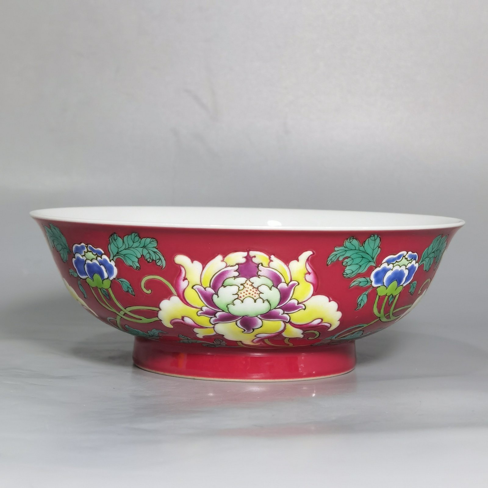 Qing Dynasty Yongzheng A pair of enamel and rouge red earthenware bowls