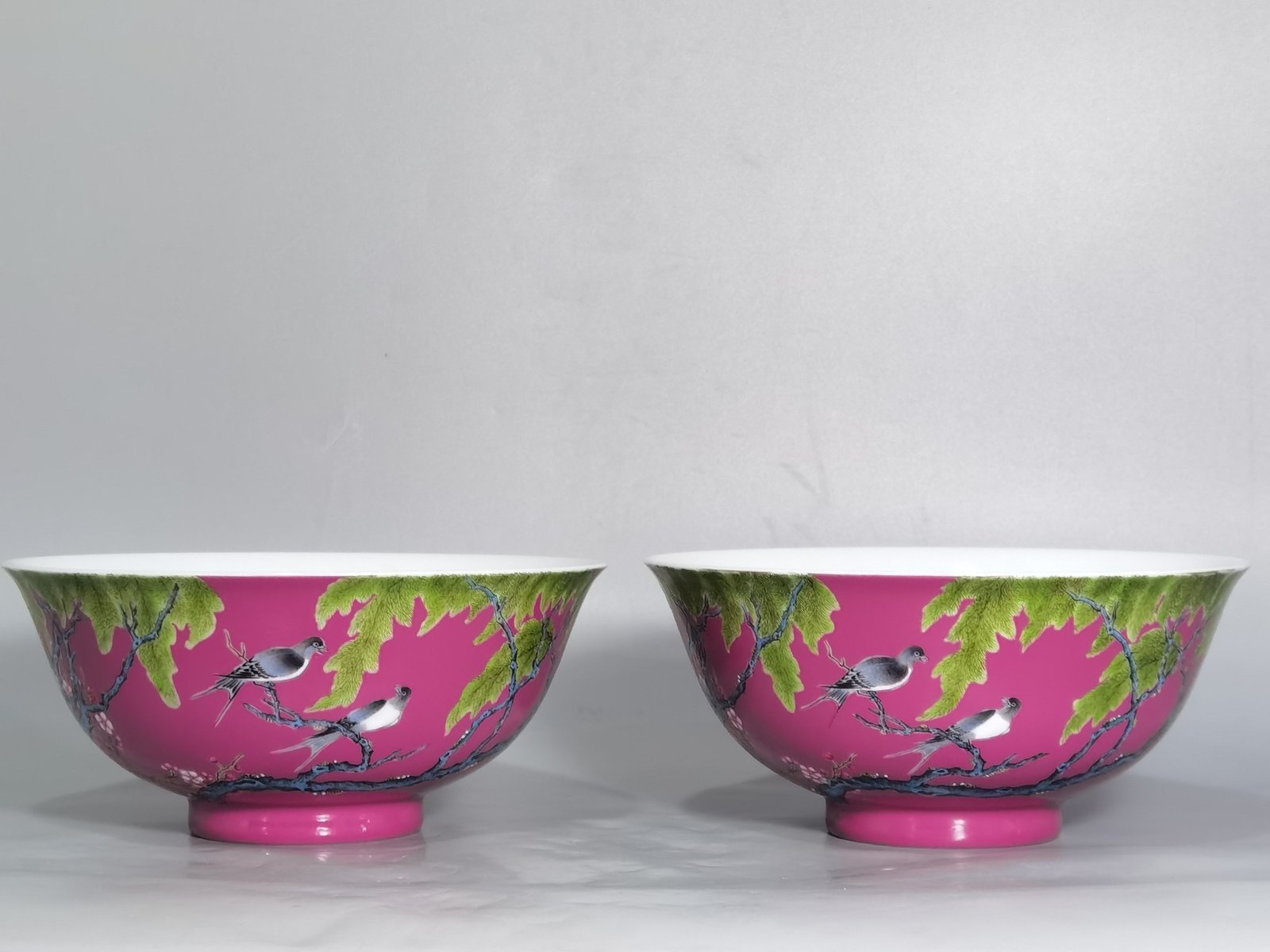 Qing Dynasty Yongzheng Enamel and rouge red ground willow and swallow bowl