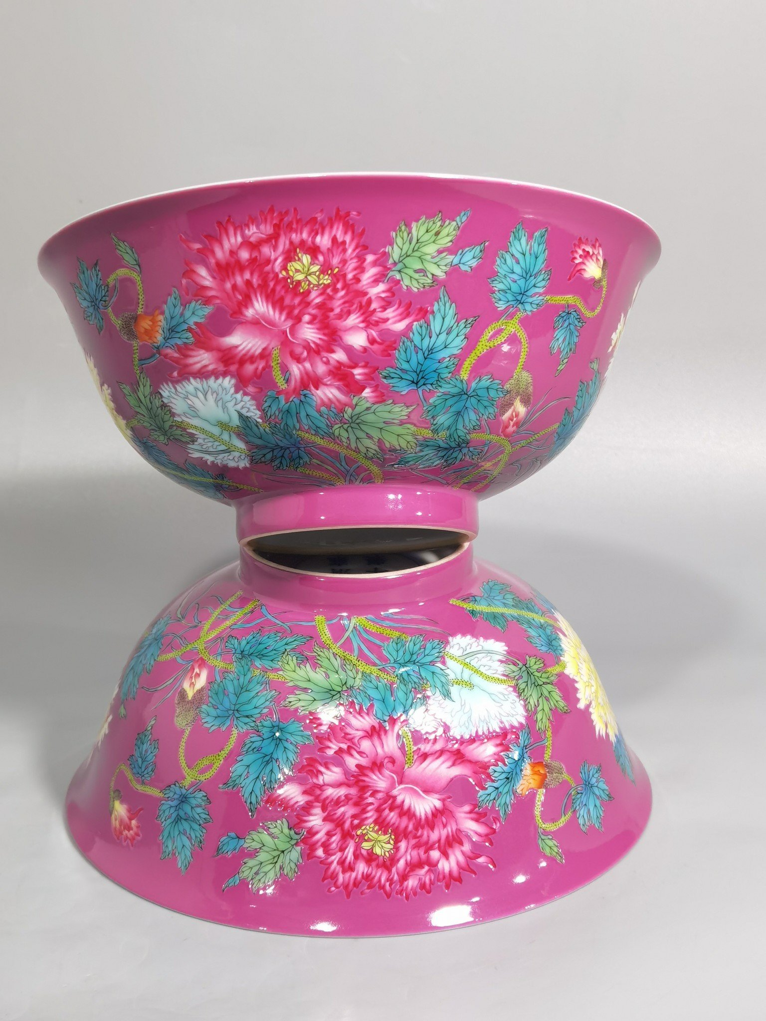 Qing Dynasty Yongzheng Enamel Carmine Poppy Flower Bowl