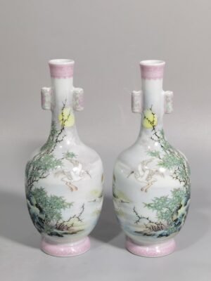 Qing Dynasty Yongzheng Enamel vase with reed pond and egret poetry pattern