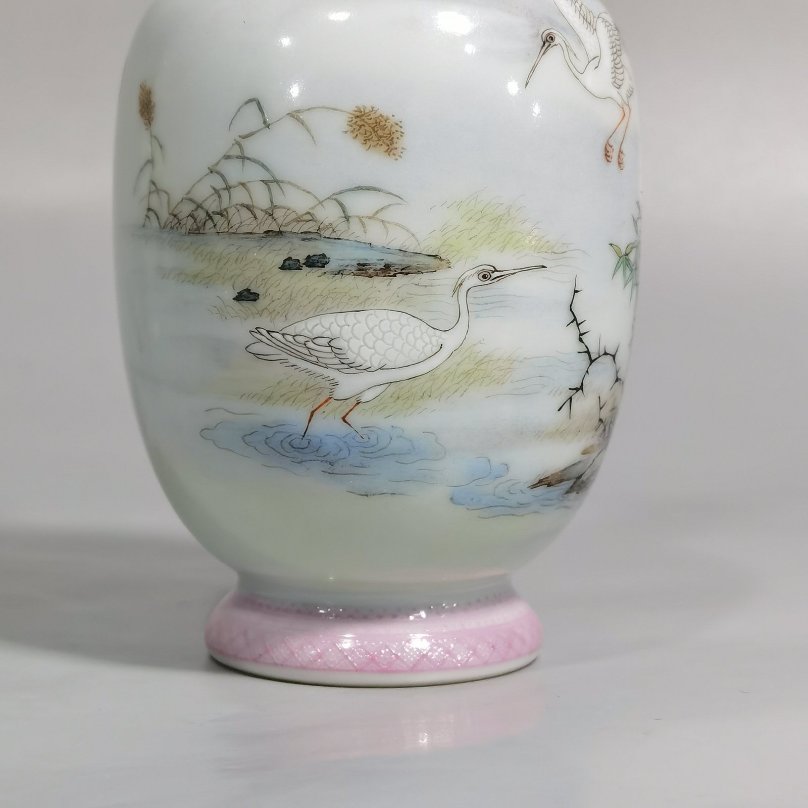 Qing Dynasty Yongzheng Enamel vase with reed pond and egret poetry pattern