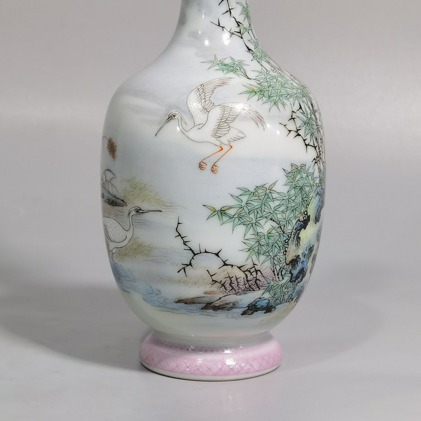 Qing Dynasty Yongzheng Enamel vase with reed pond and egret poetry pattern