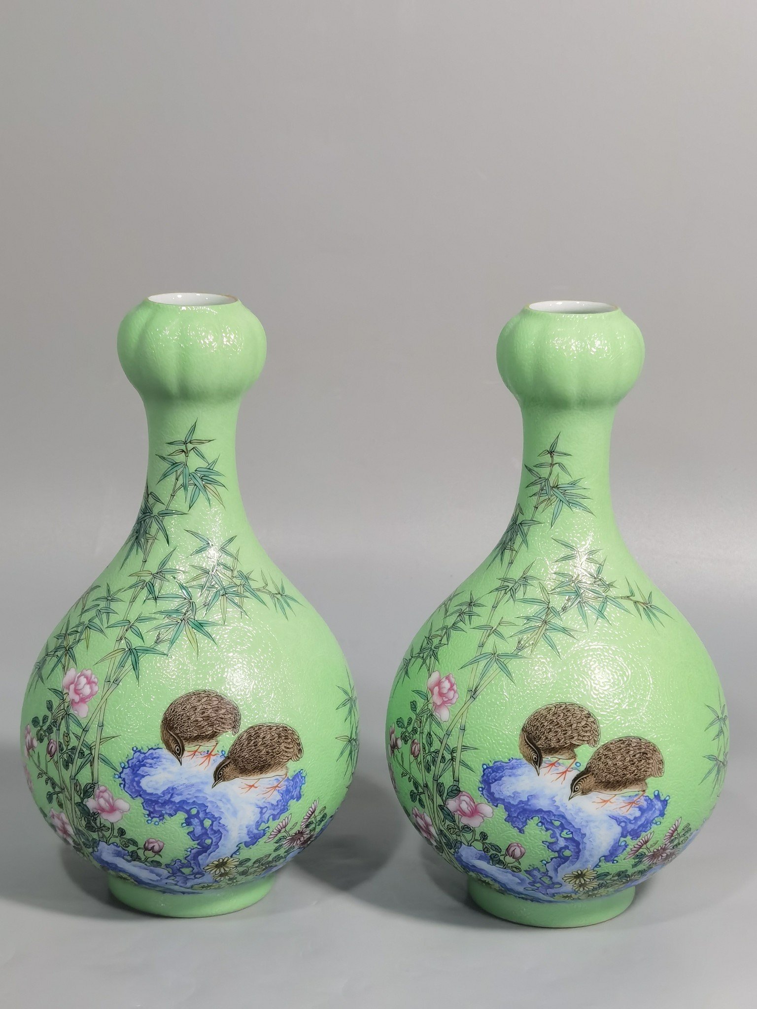Qing Dynasty Yongzheng Enamel rolled bamboo vase