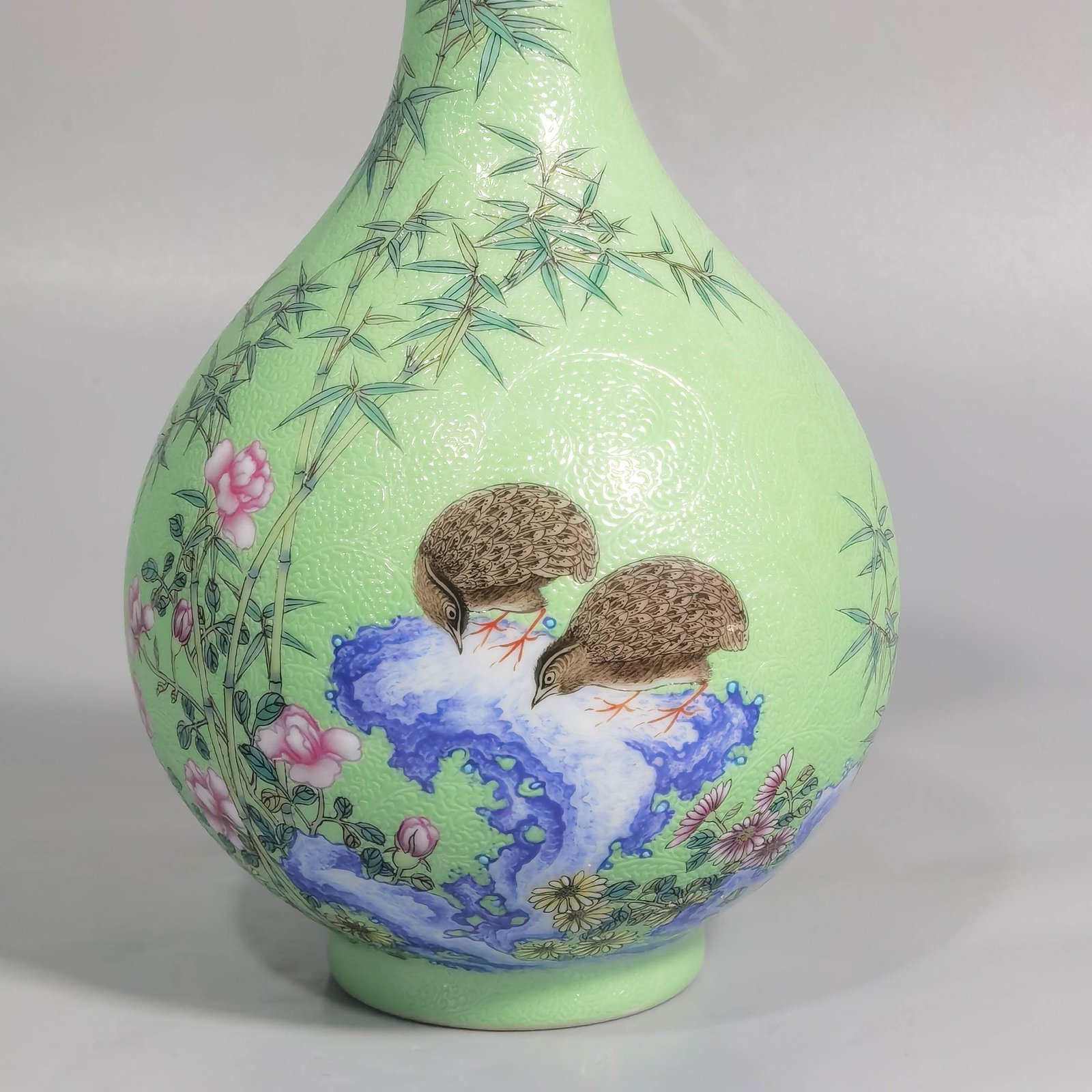 Qing Dynasty Yongzheng Enamel rolled bamboo vase