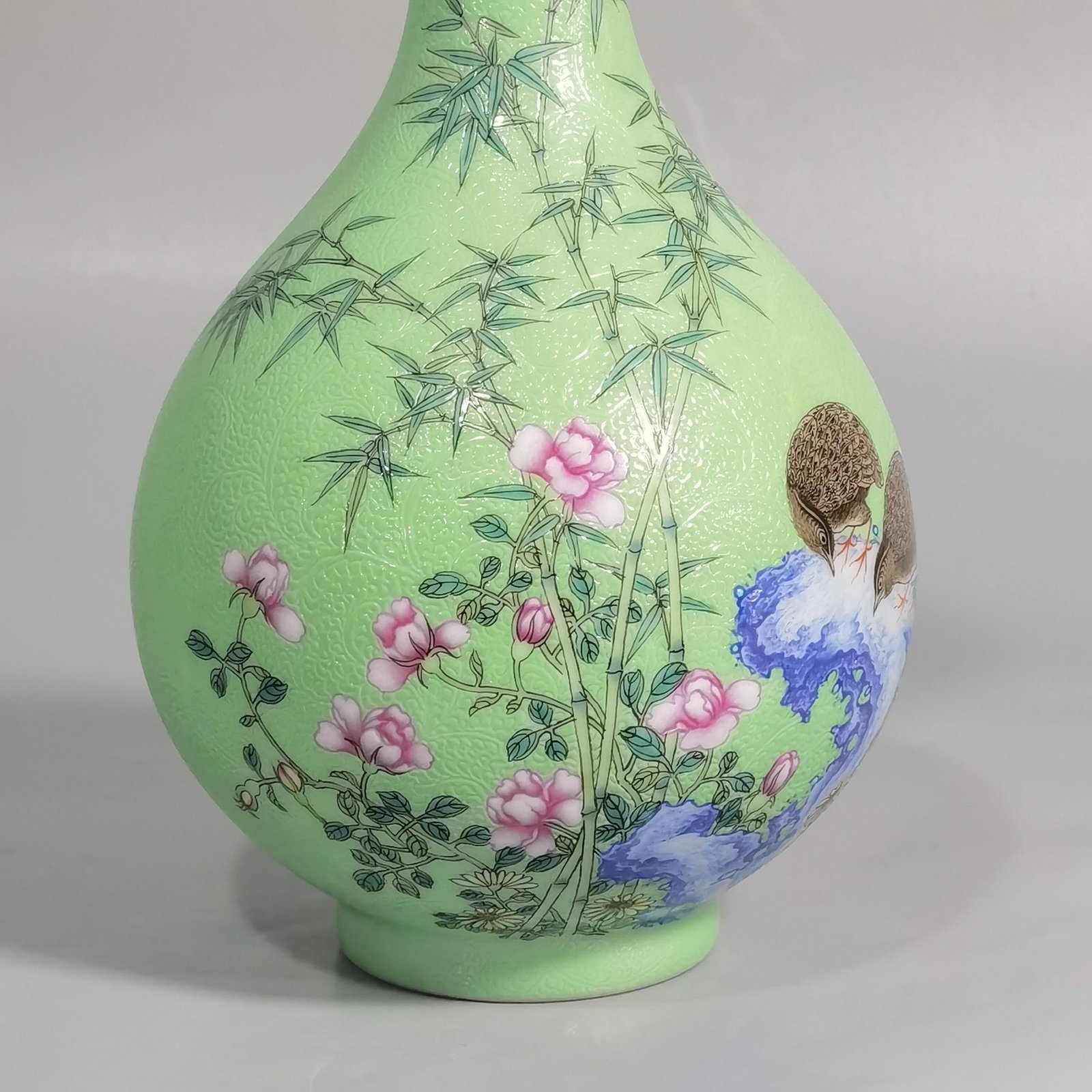 Qing Dynasty Yongzheng Enamel rolled bamboo vase