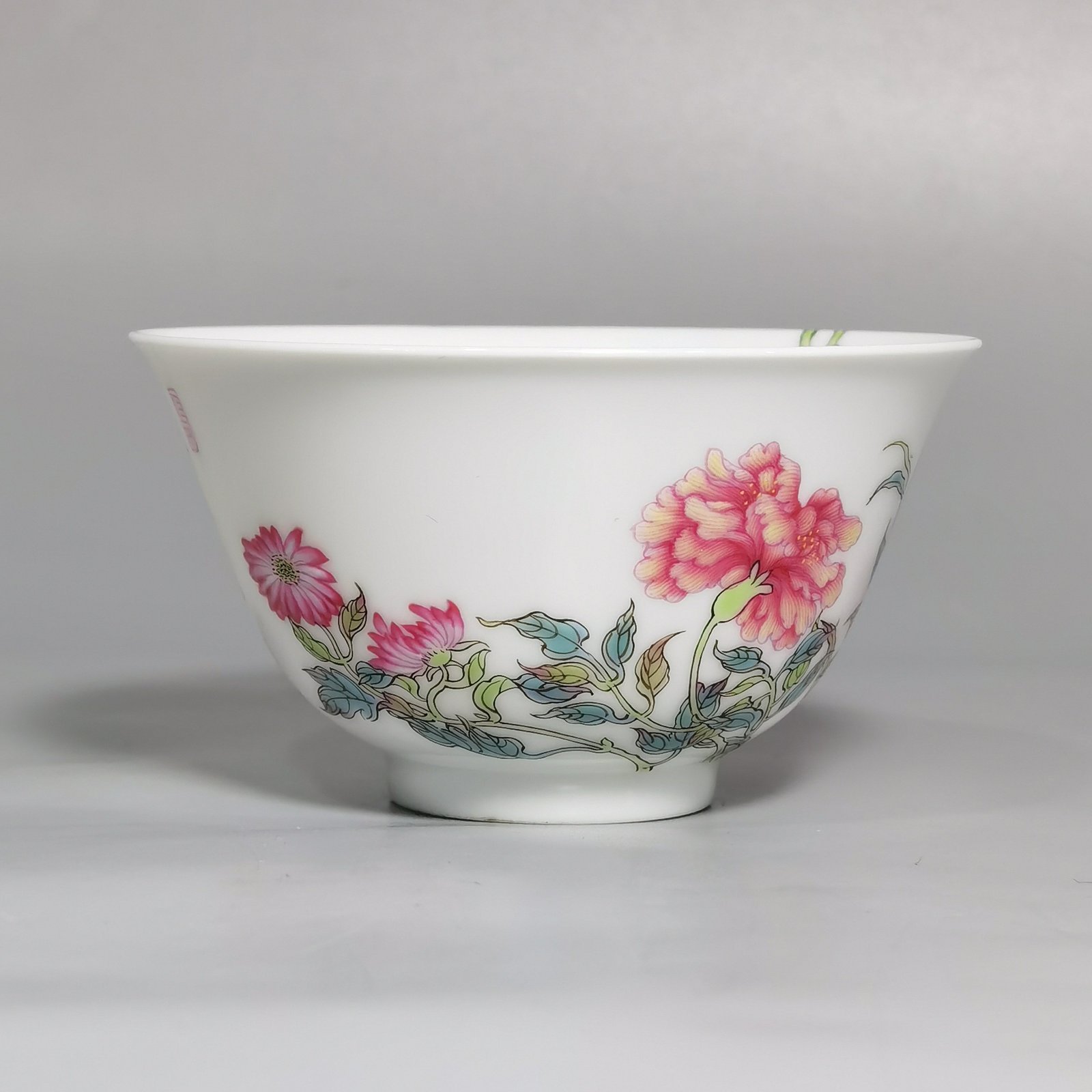 Qing Dynasty Yongzheng A pair of enamel peony cups