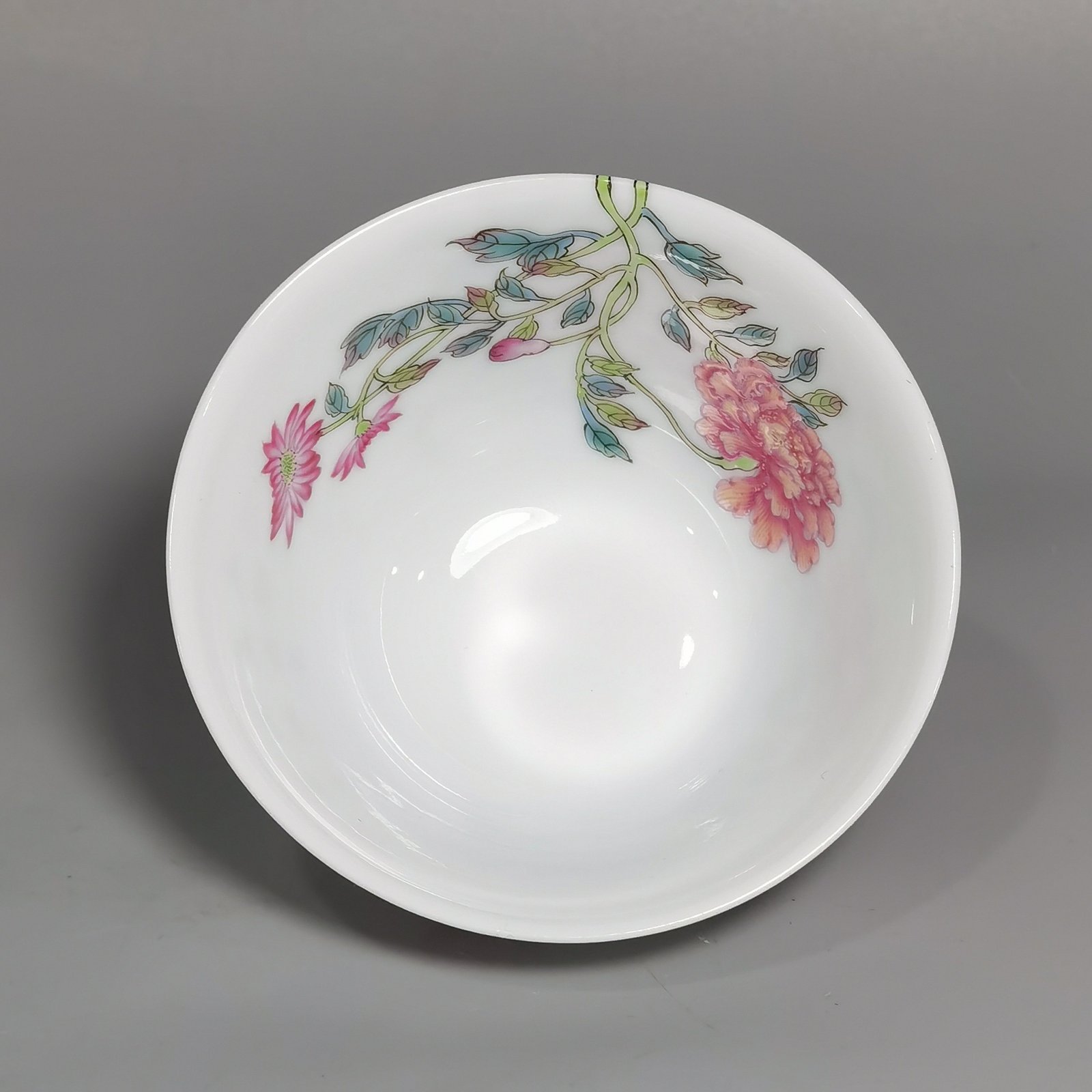 Qing Dynasty Yongzheng A pair of enamel peony cups