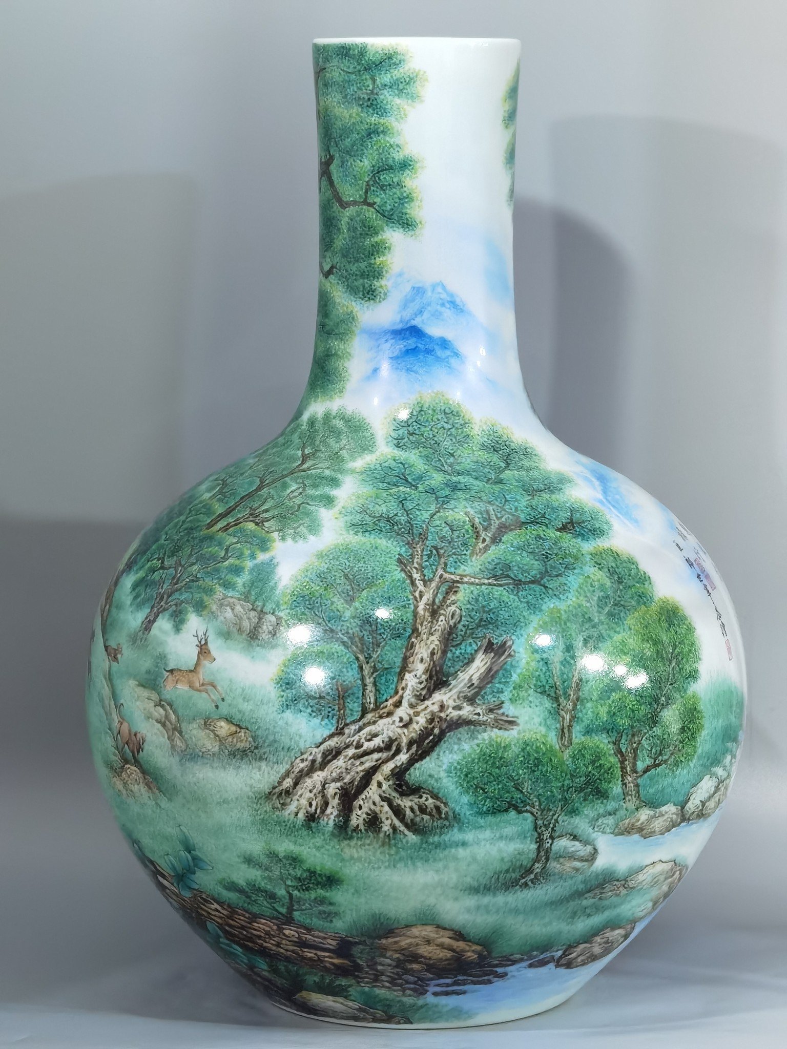 Qing Dynasty Yongzheng enamel Castiglione hunting celestial sphere vase