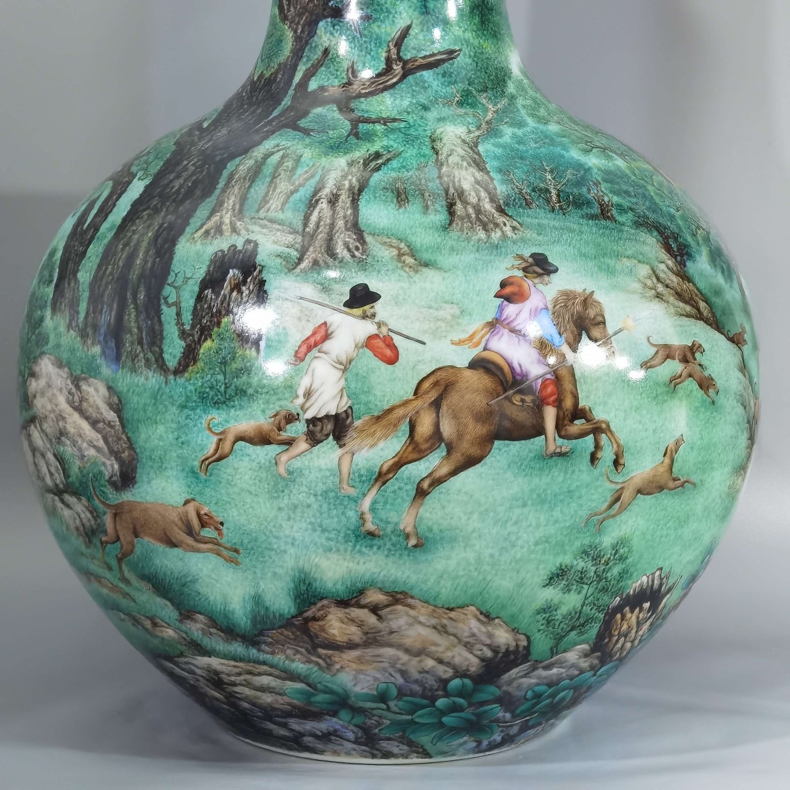 Qing Dynasty Yongzheng enamel Castiglione hunting celestial sphere vase